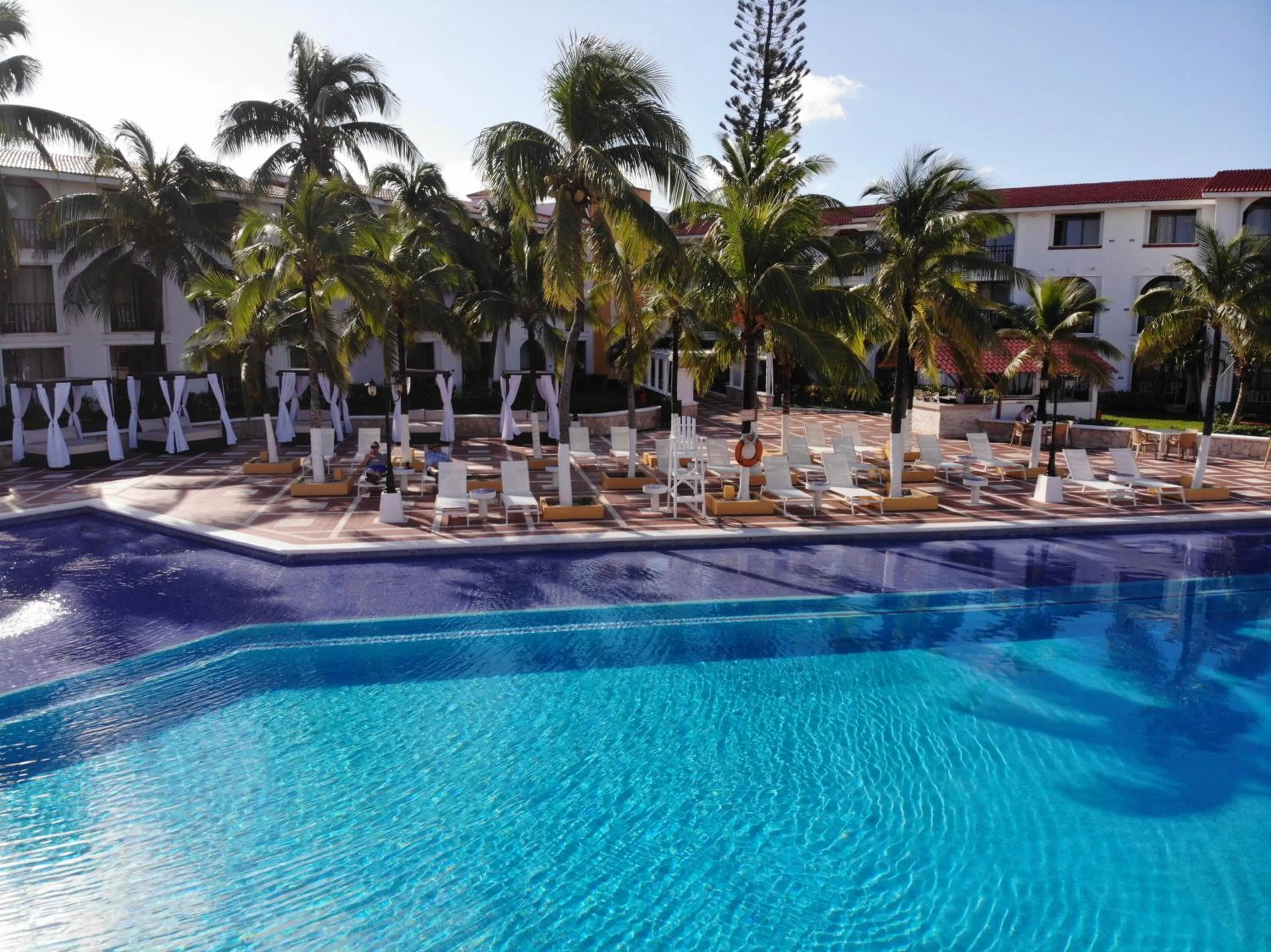 Swimming pool in Cozumel Hotel & Resort TM by Wyndham All Inclusive