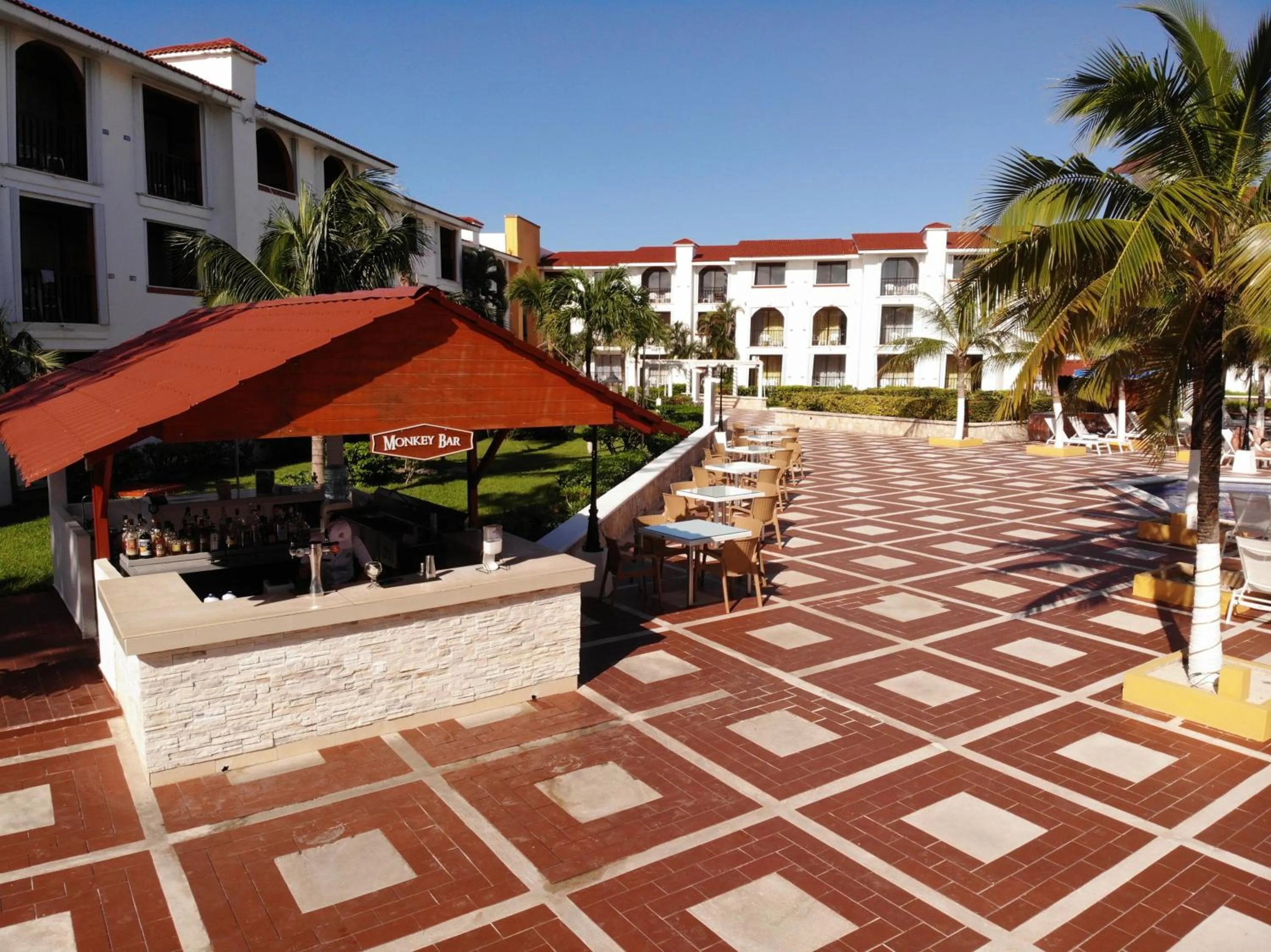 Lounge or bar in Cozumel Hotel & Resort TM by Wyndham All Inclusive