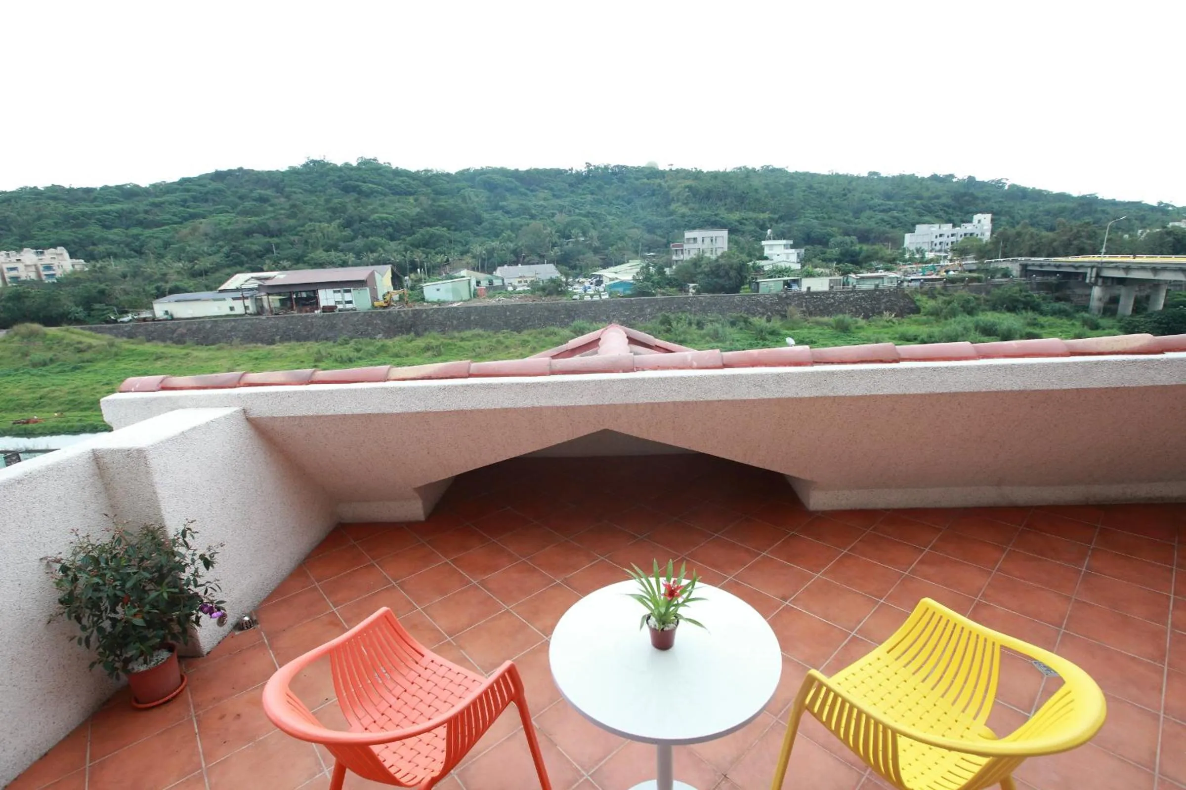 坡岸長堤民宿 Leveeside House I 花蓮車站民宿 I 民宿證號1747 & 1748