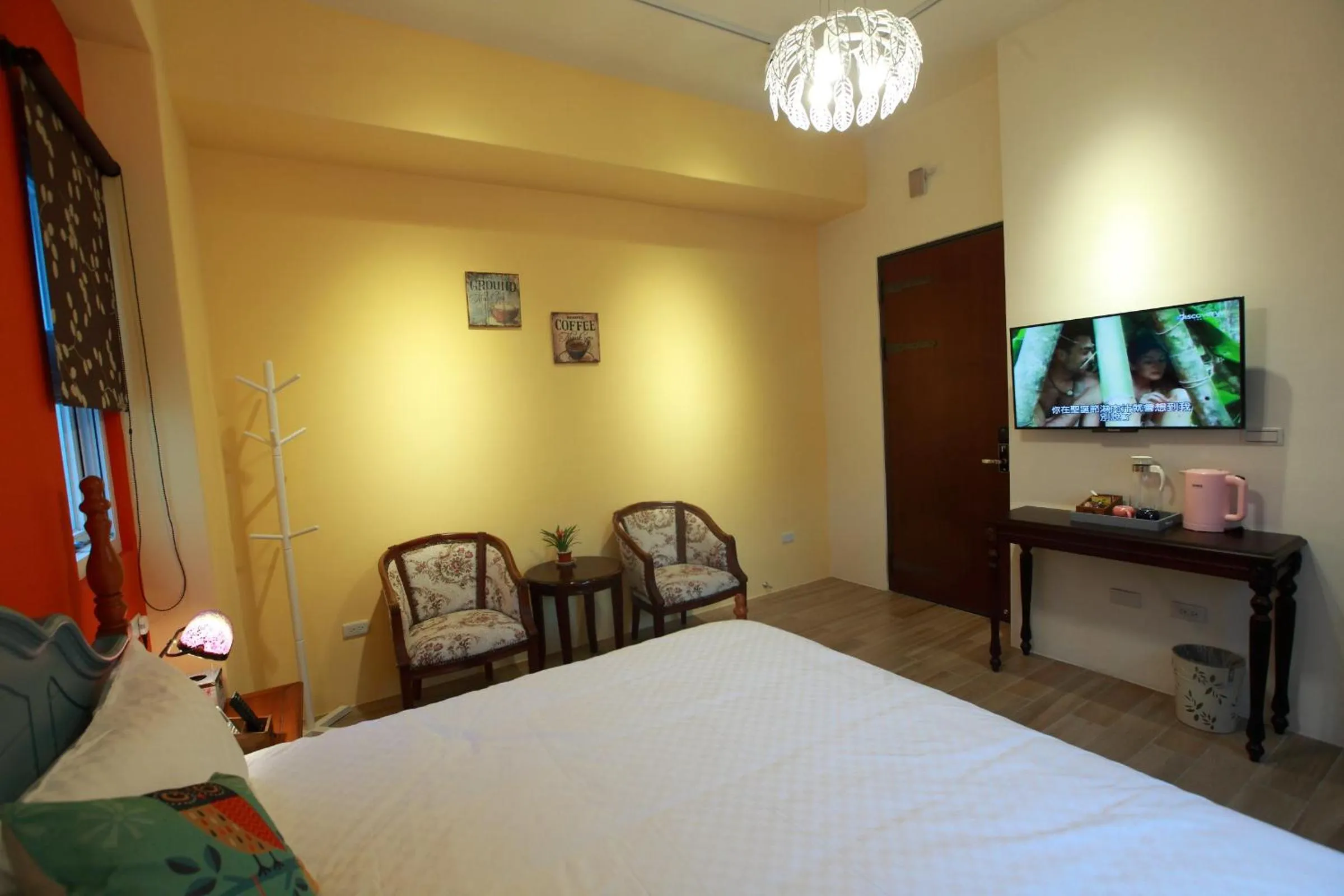 Bed in 坡岸長堤民宿 Leveeside House I 花蓮車站民宿 I 民宿證號1747 & 1748