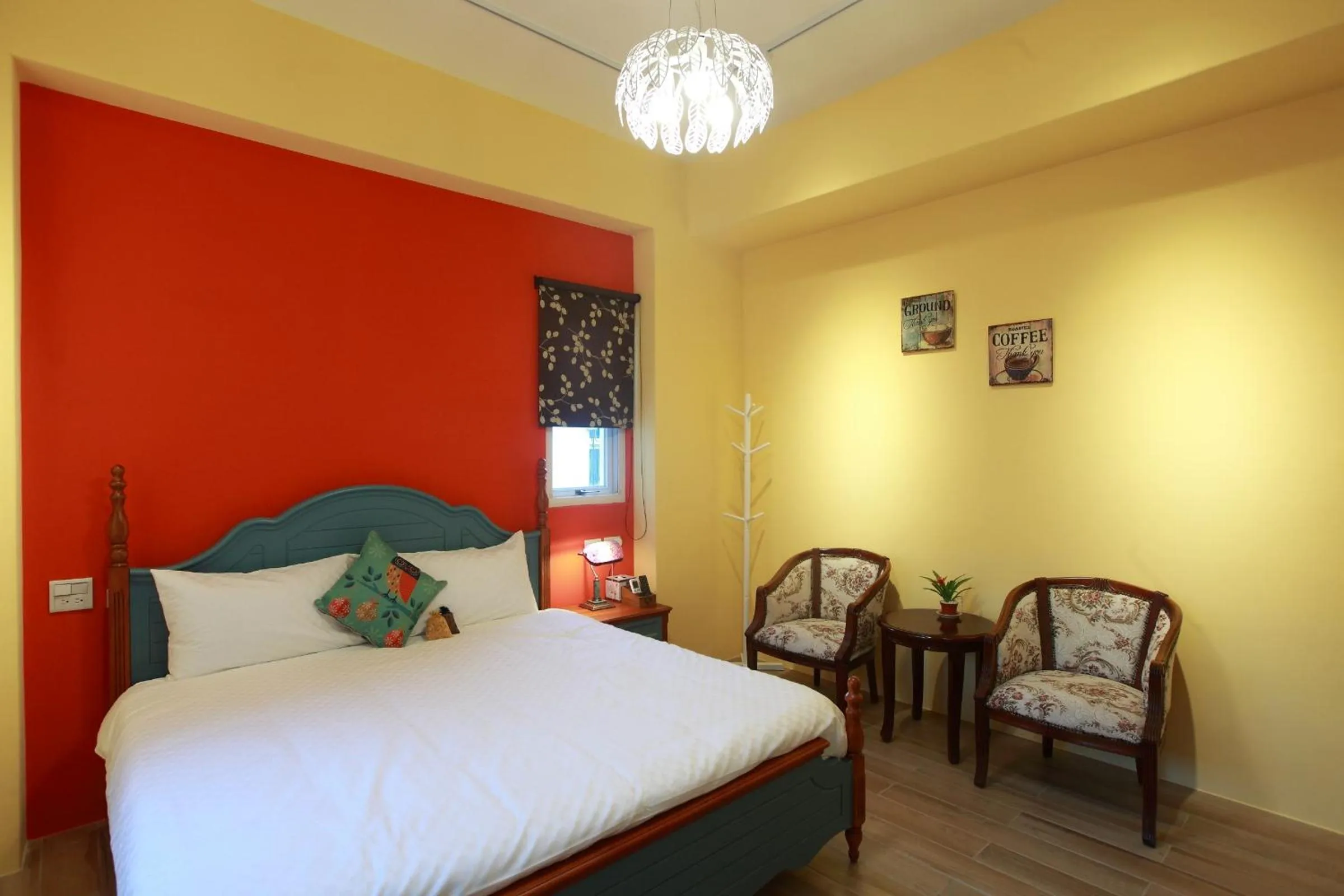 Bed in 坡岸長堤民宿 Leveeside House I 花蓮車站民宿 I 民宿證號1747 & 1748