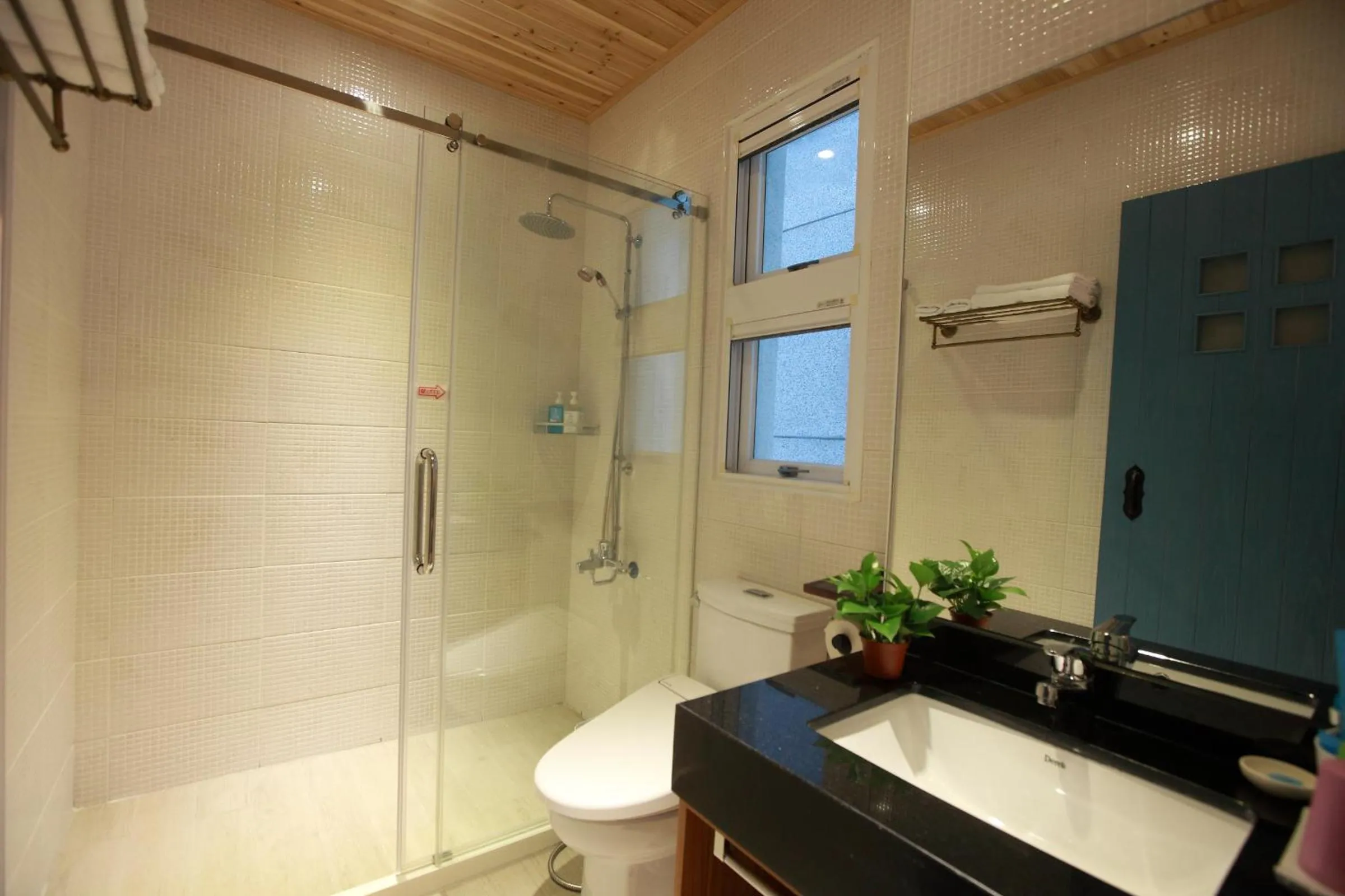 坡岸長堤民宿 Leveeside House I 花蓮車站民宿 I 民宿證號1747 & 1748