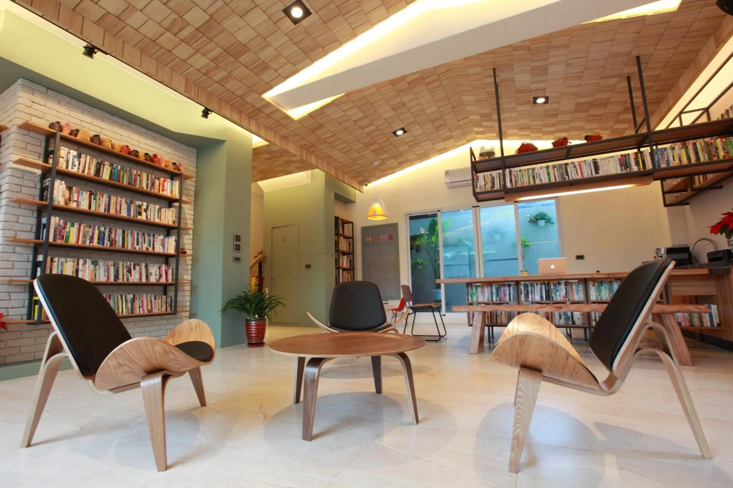 坡岸長堤民宿 Leveeside House I 花蓮車站民宿 I 民宿證號1747 & 1748