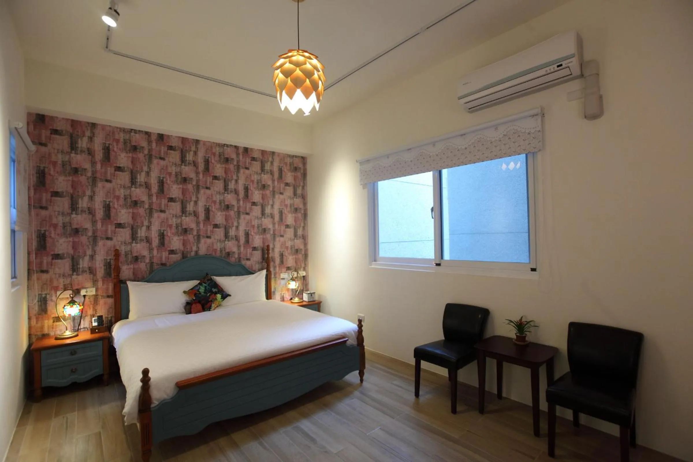 Bed in 坡岸長堤民宿 Leveeside House I 花蓮車站民宿 I 民宿證號1747 & 1748