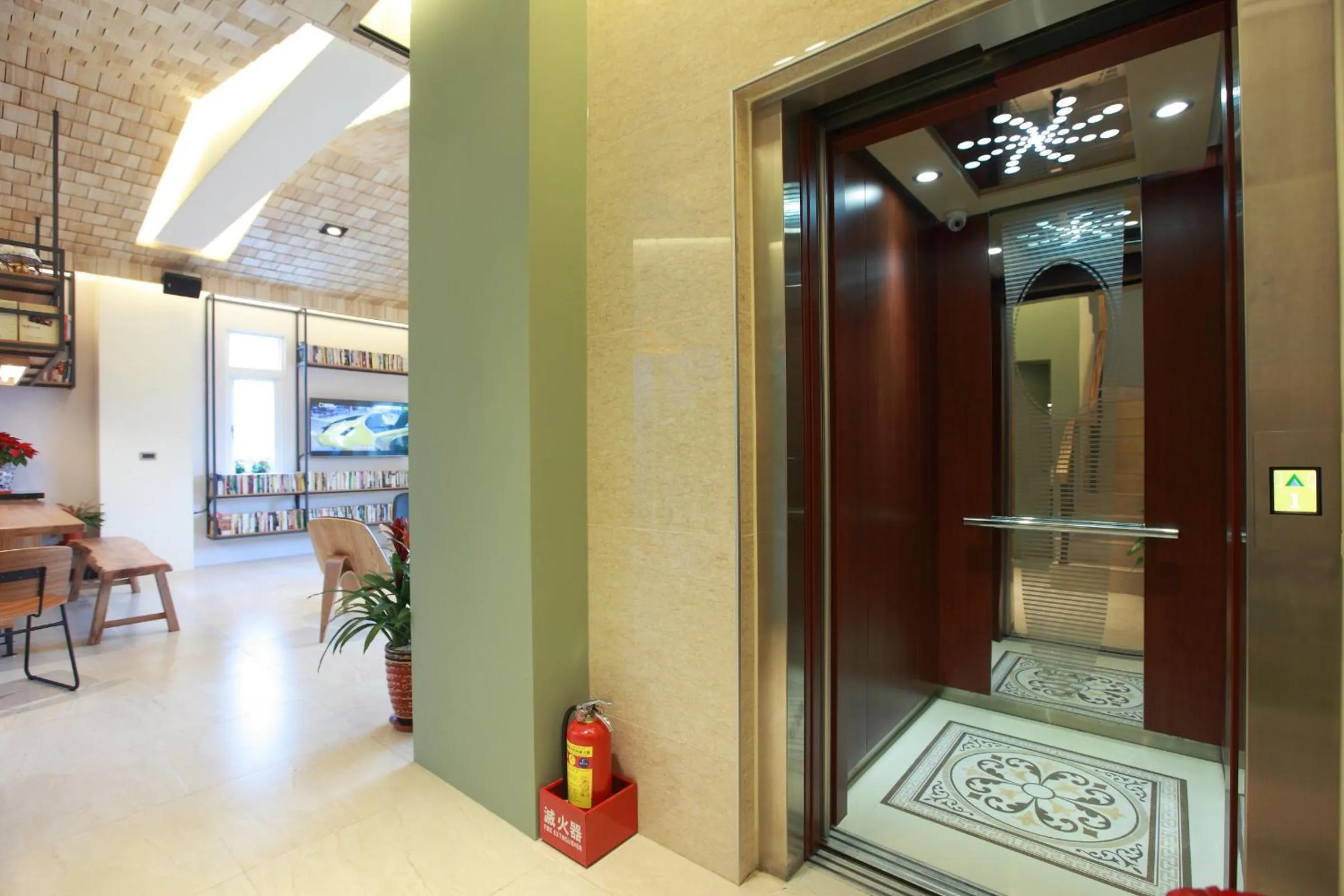 坡岸長堤民宿 Leveeside House I 花蓮車站民宿 I 民宿證號1747 & 1748