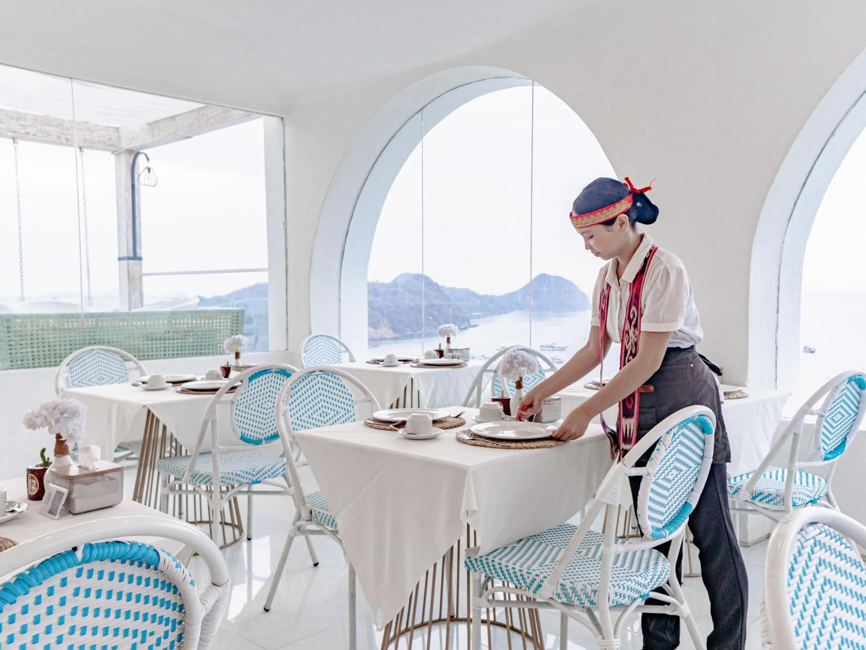 Restaurant/places to eat in Loccal Collection Hotel Komodo