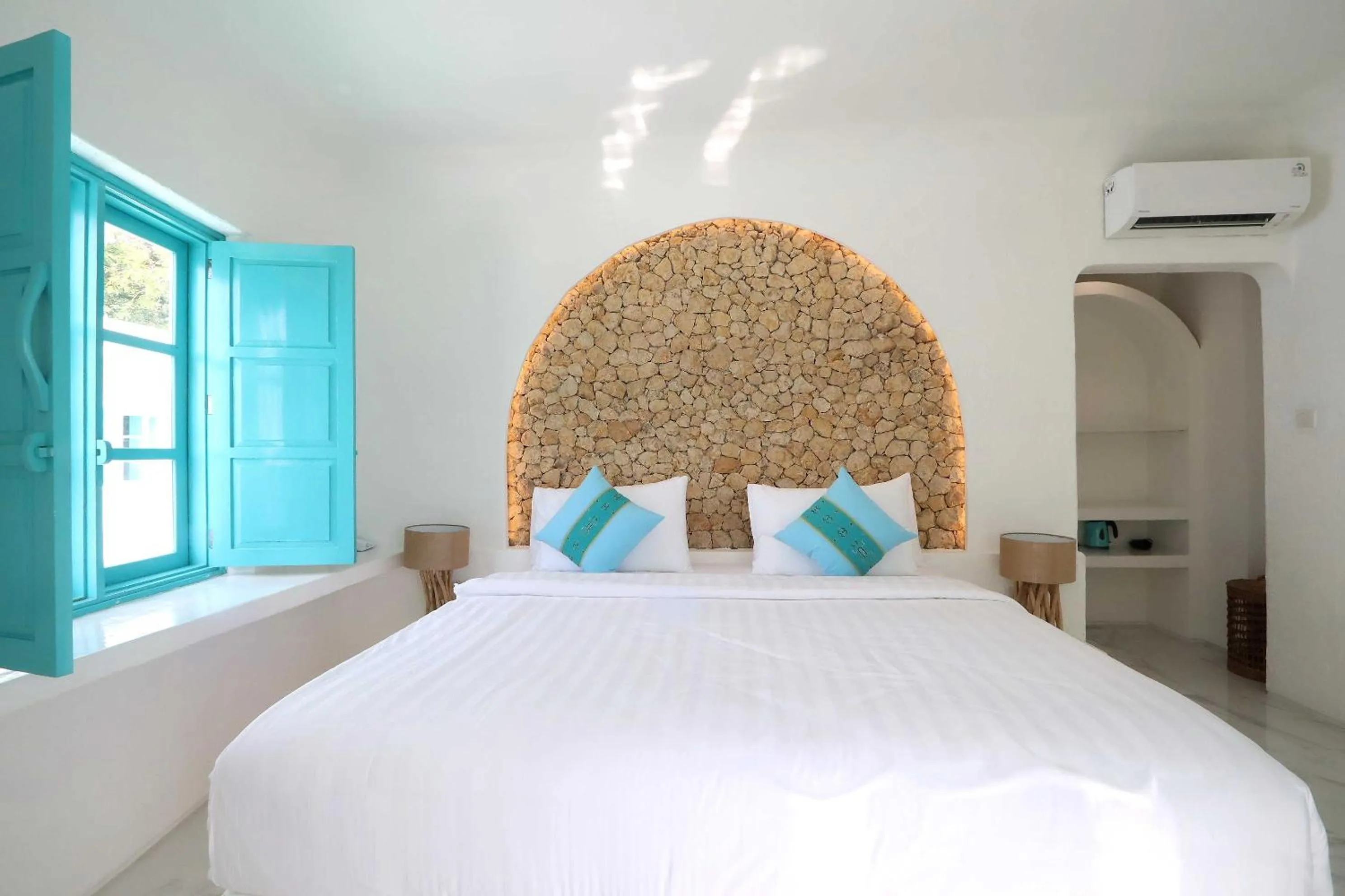 Bedroom, Bed in Loccal Collection Hotel Komodo