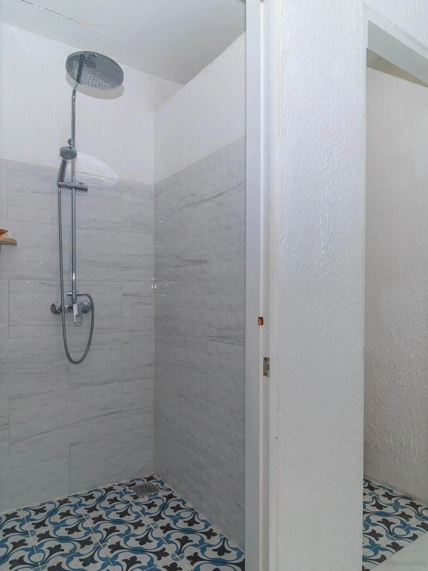 Shower in Loccal Collection Hotel Komodo