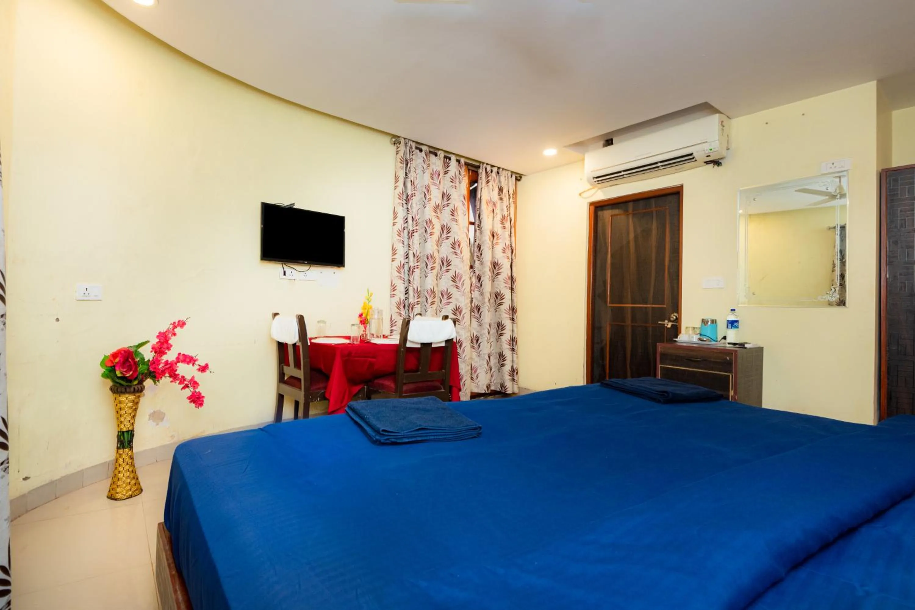 Bed in HOTEL AVISHA Residency