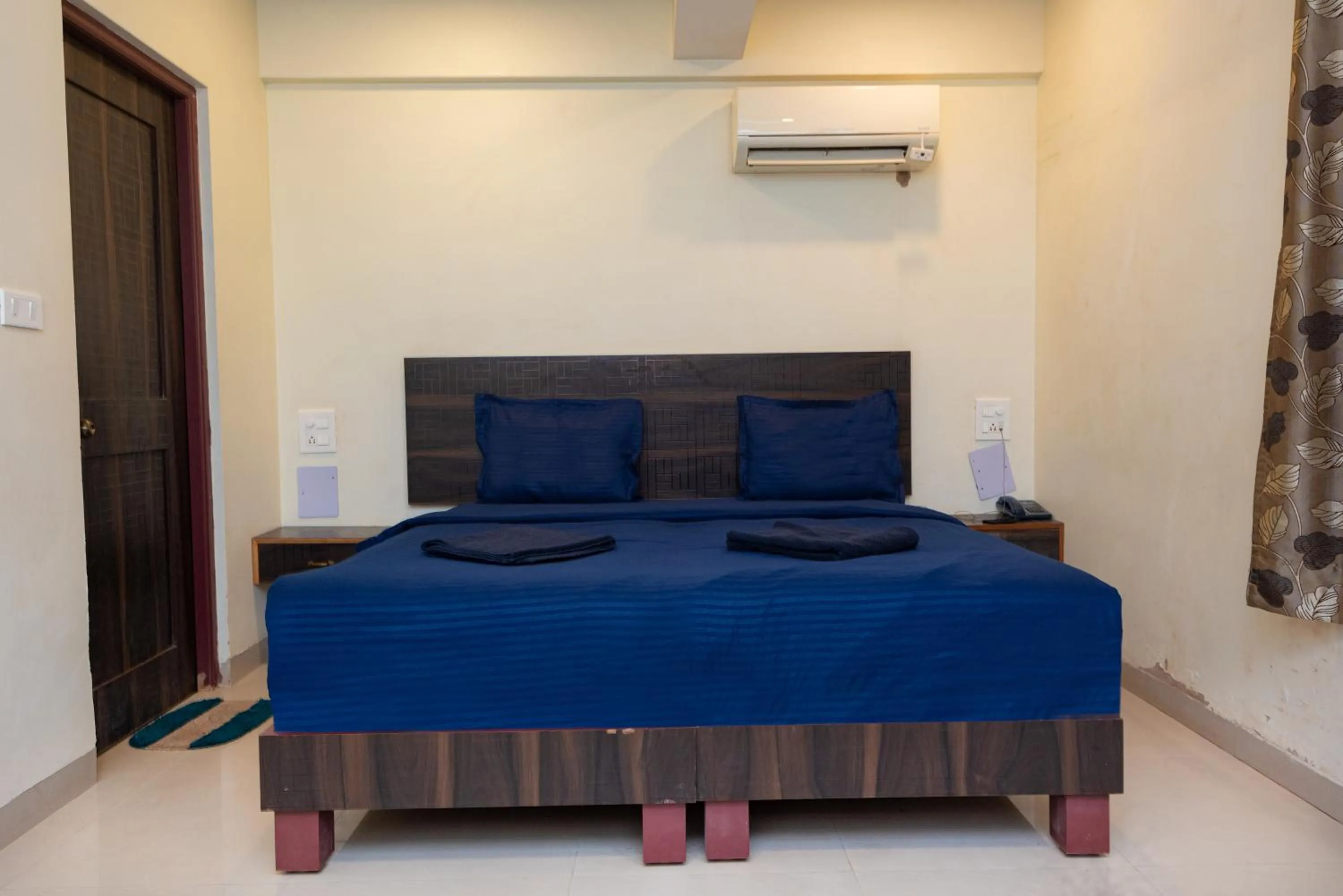 Bed in HOTEL AVISHA Residency