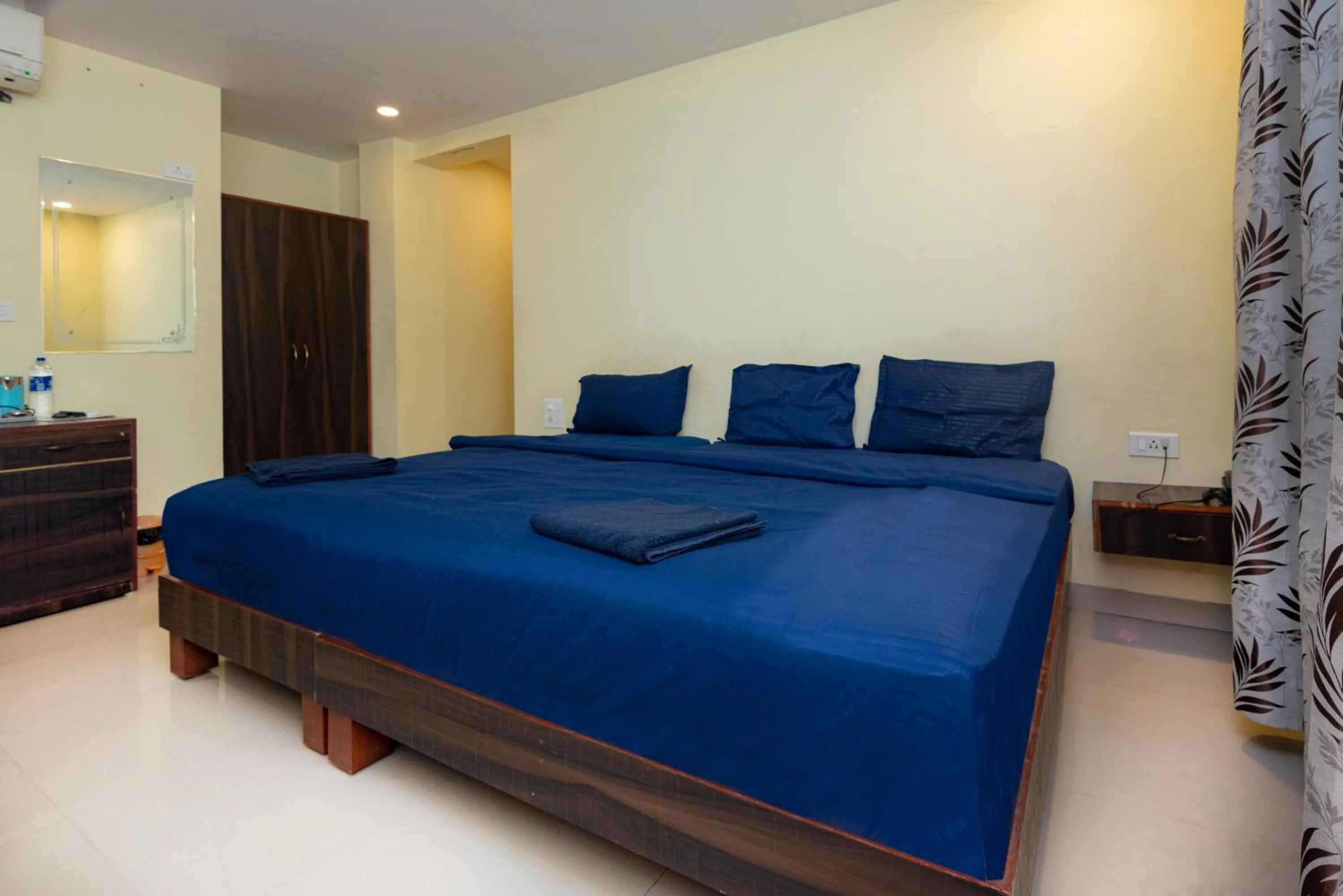 Bed in HOTEL AVISHA Residency
