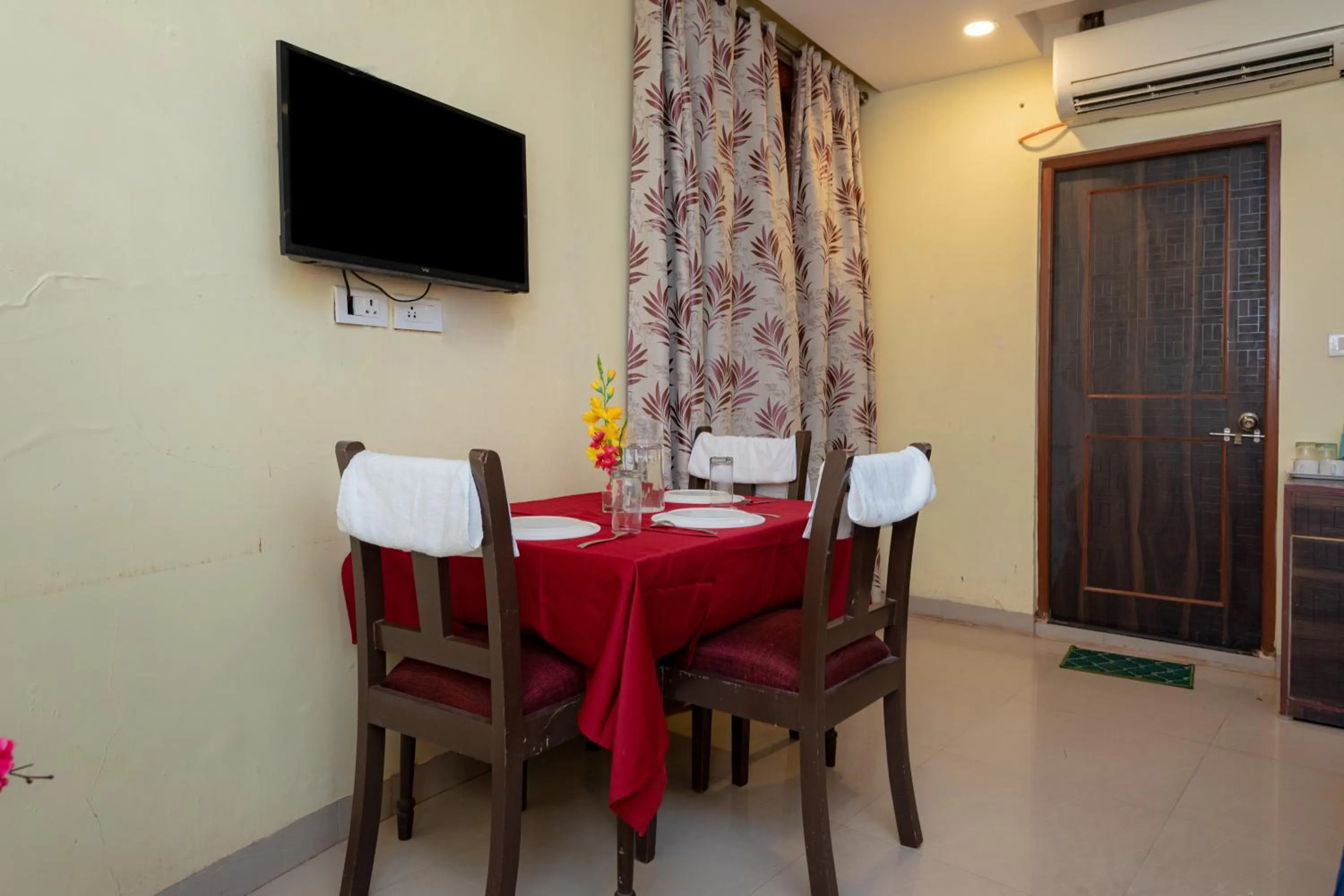 Living room in HOTEL AVISHA Residency