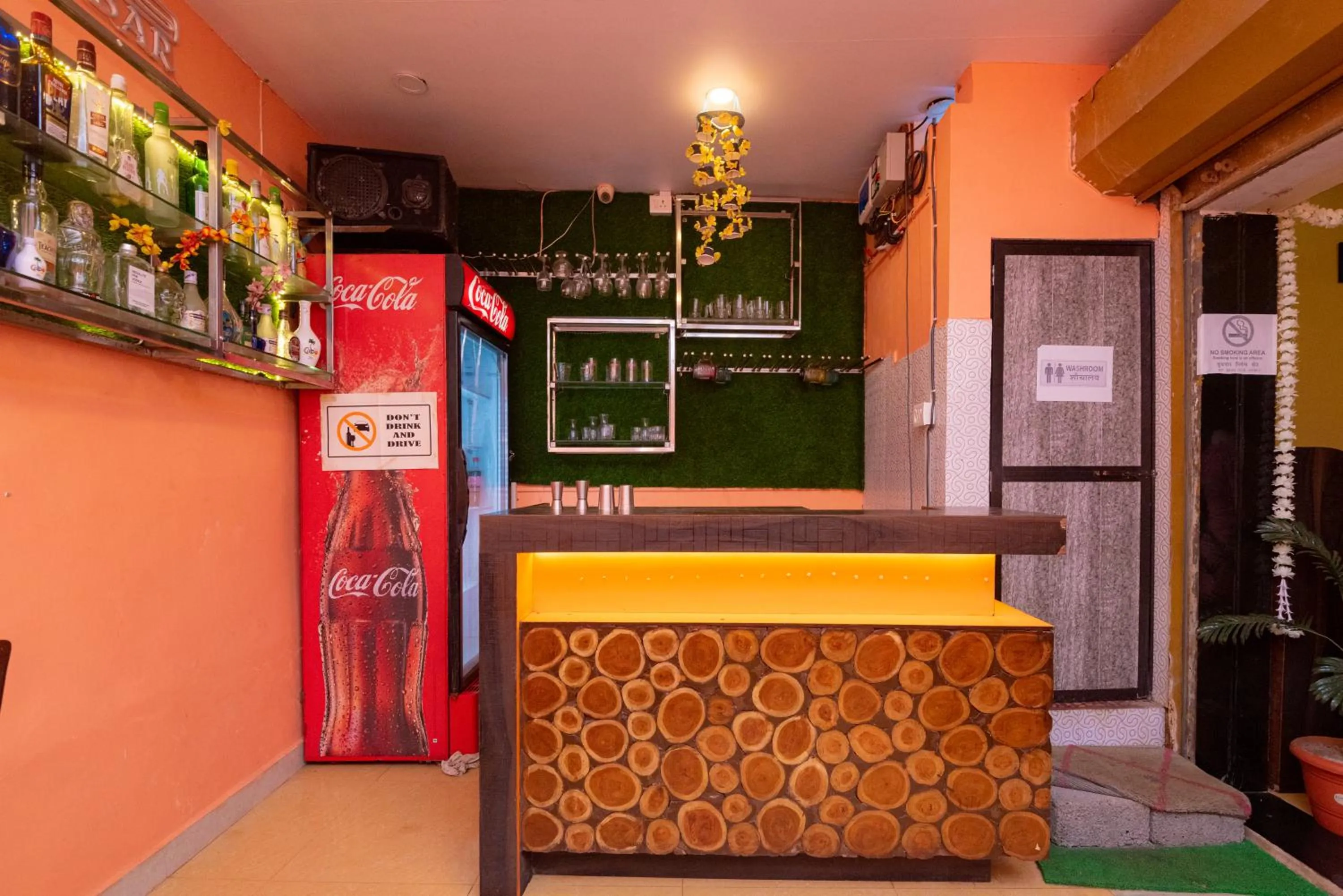 Lounge or bar in HOTEL AVISHA Residency