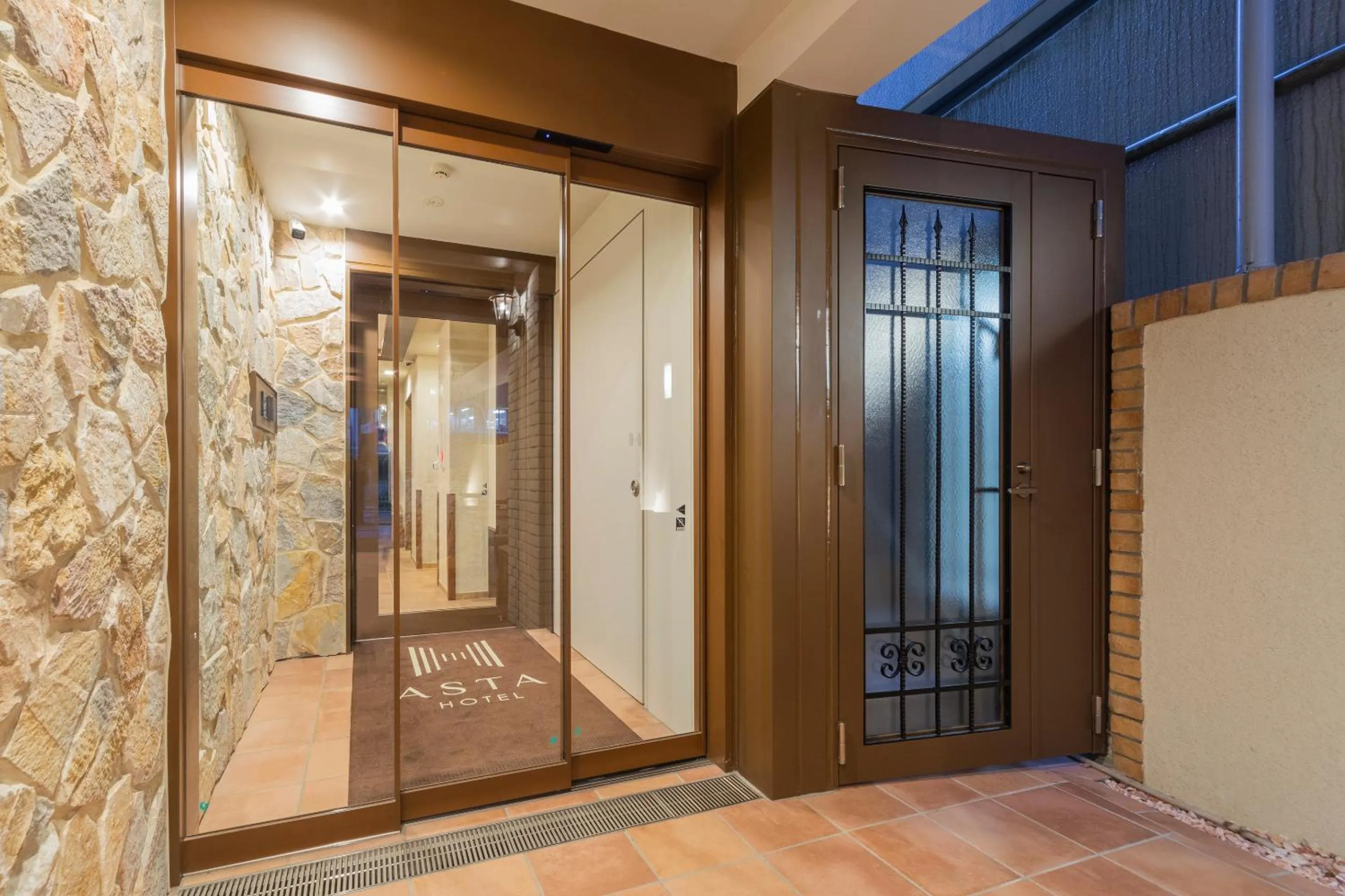 Facade/entrance in Asta Hotel