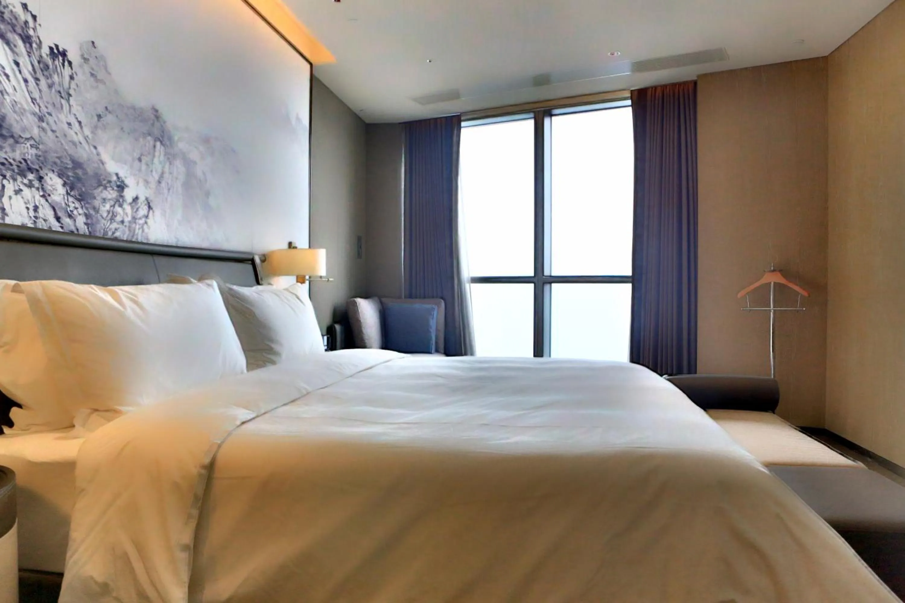 Bed in Qingdao Haitian Hotel