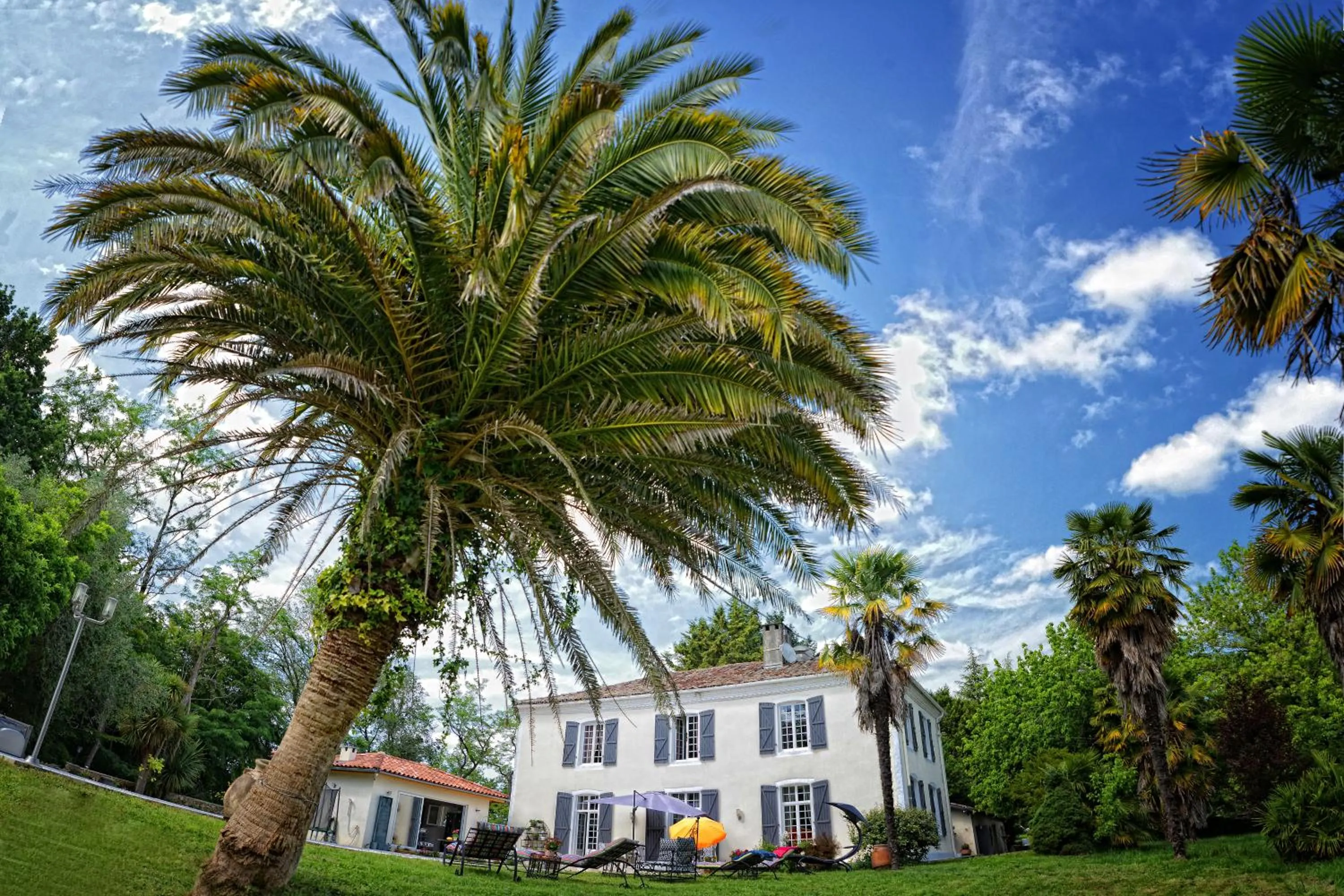 Property building in Maison Matachot