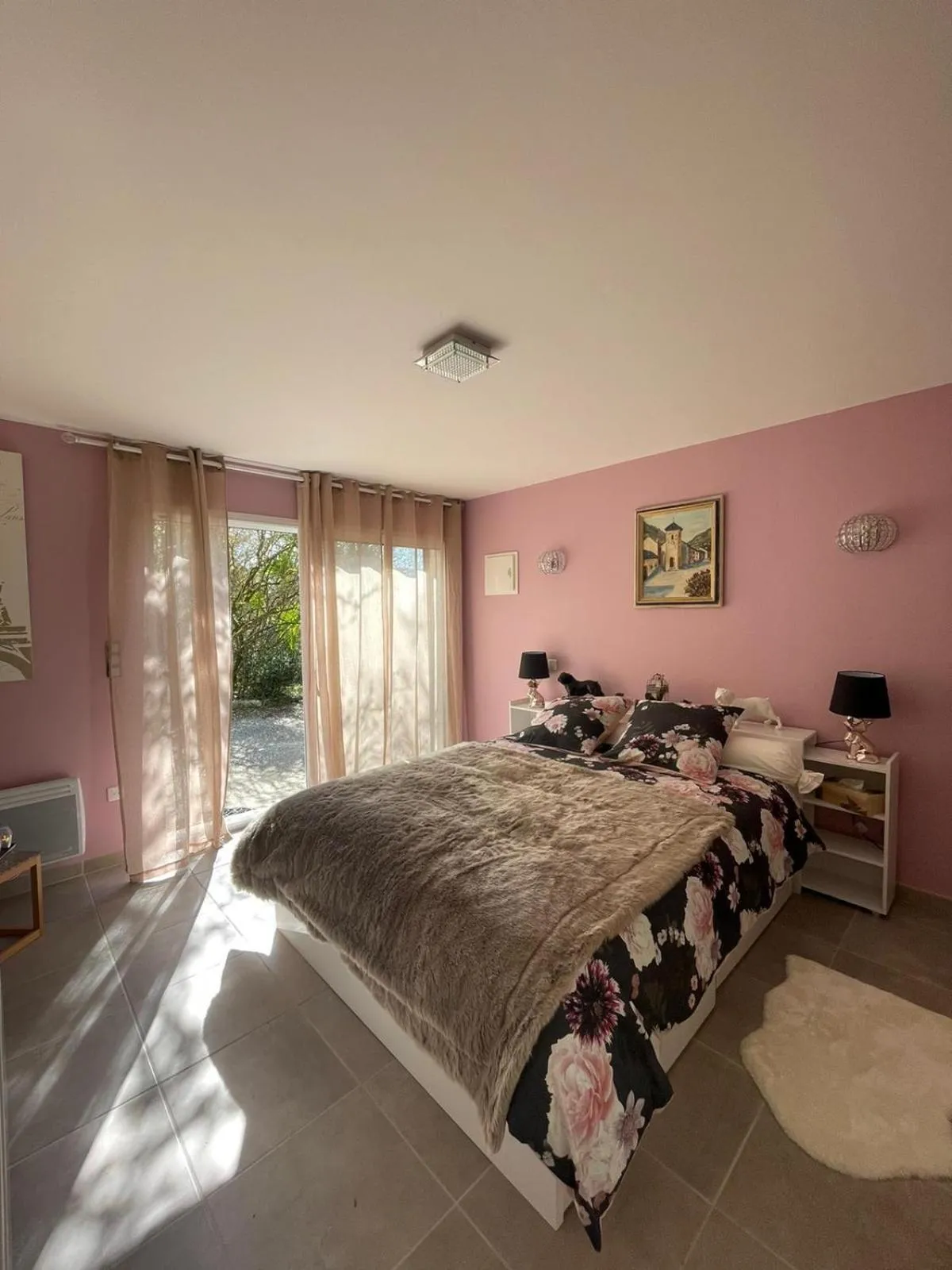 Photo of the whole room, Bed in Maison Matachot