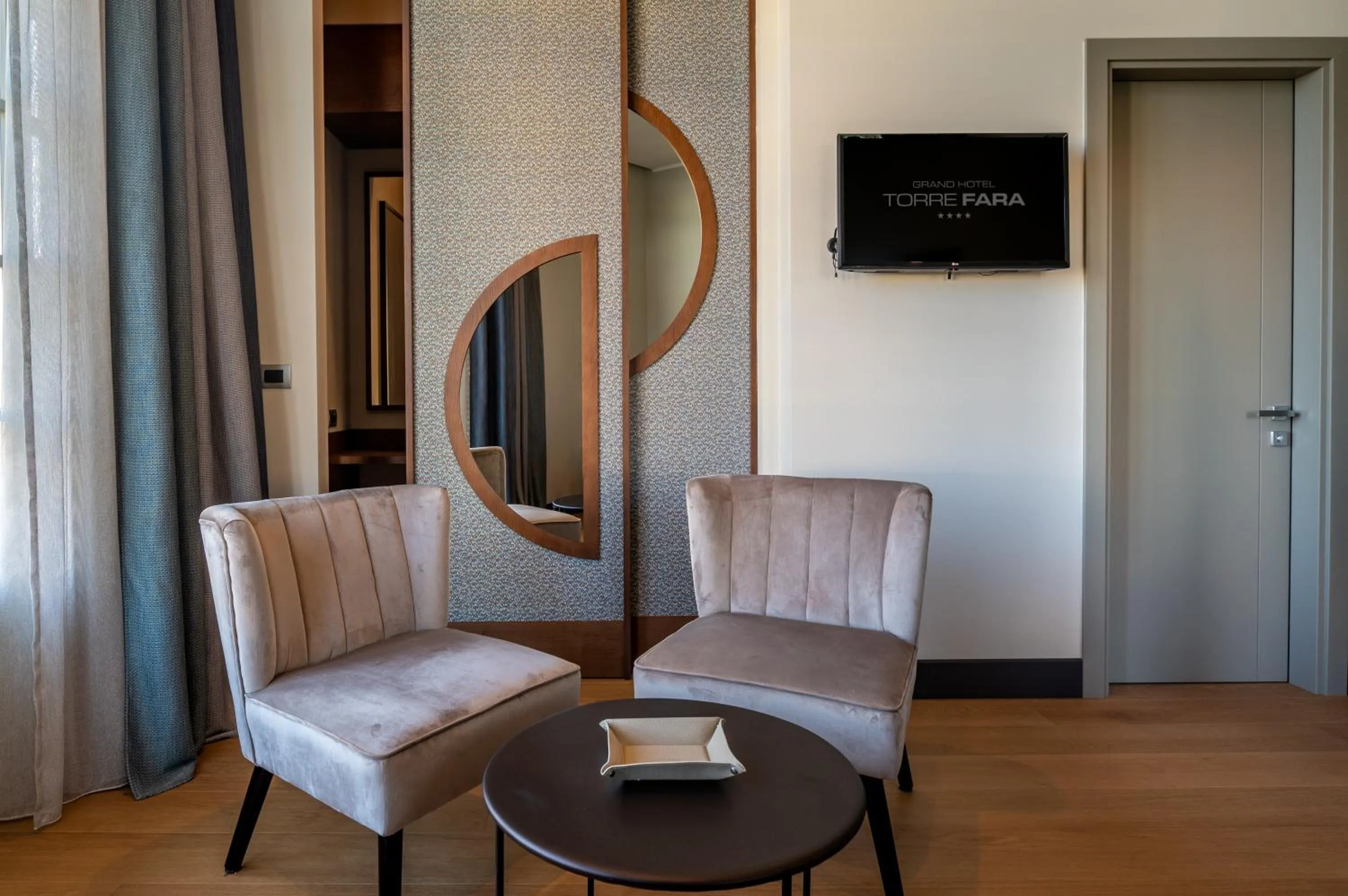 Seating area in Grand Hotel Torre Fara