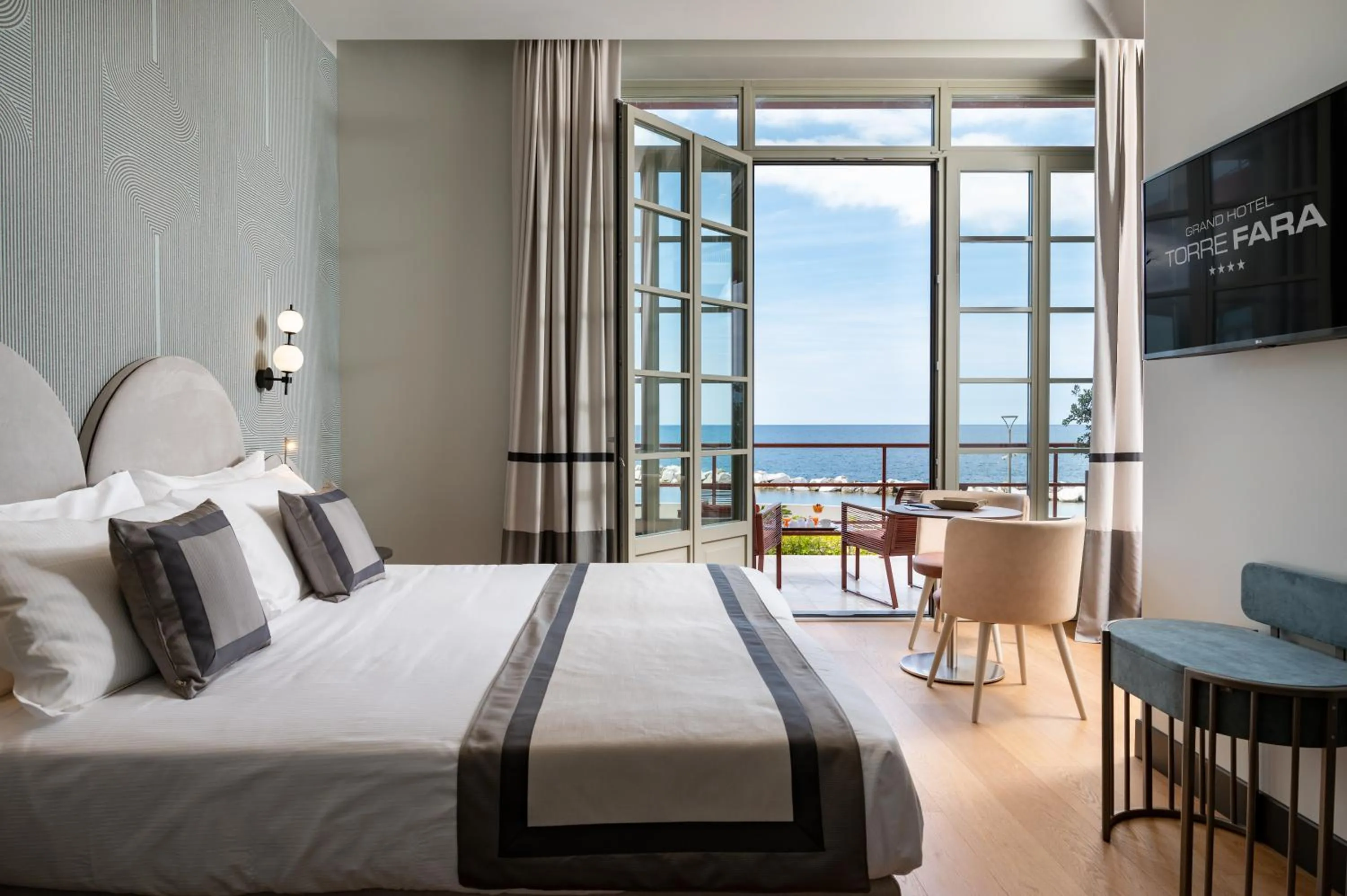 Bed in Grand Hotel Torre Fara