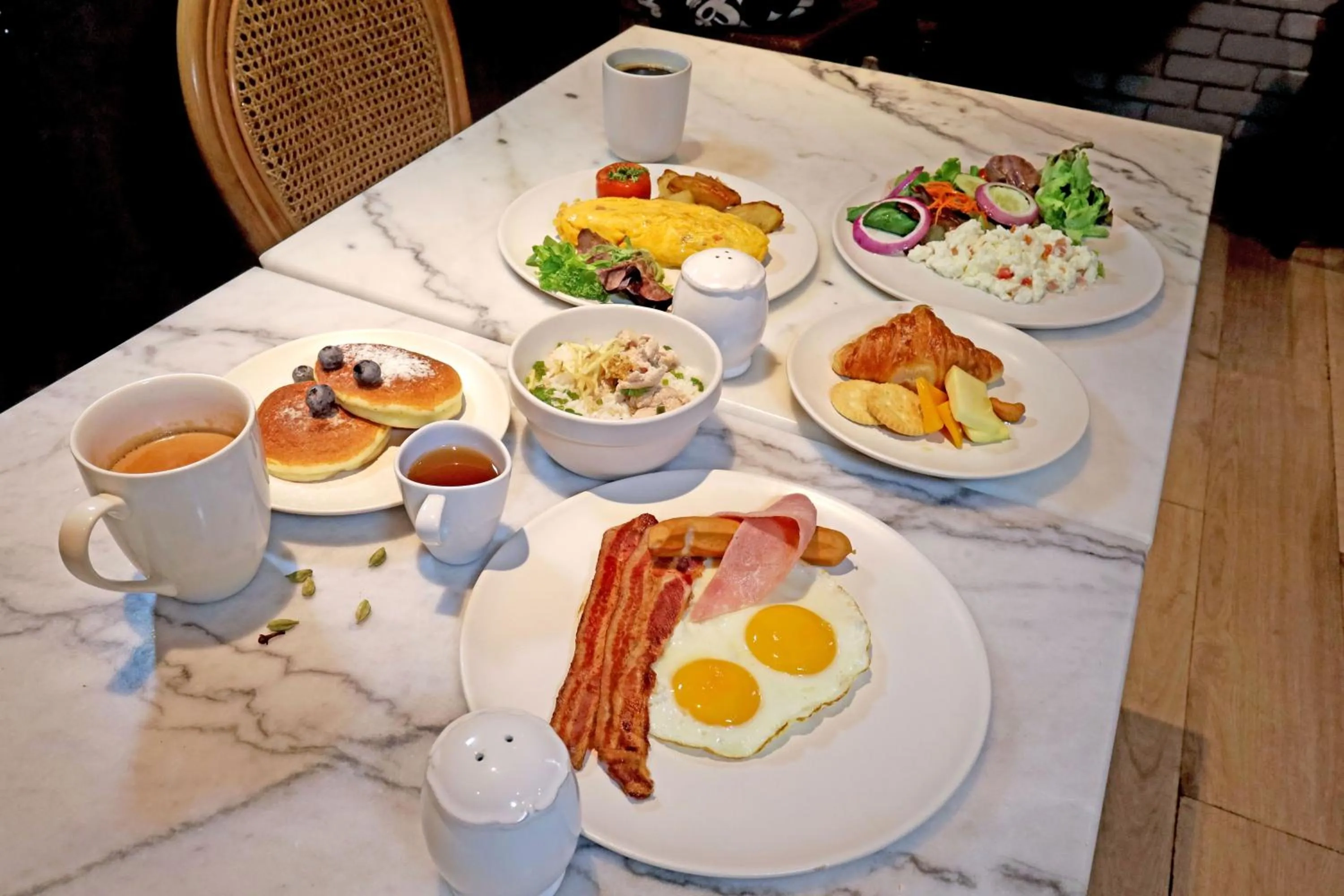 Breakfast in The Quartier Hotel Phromphong - Thonglor