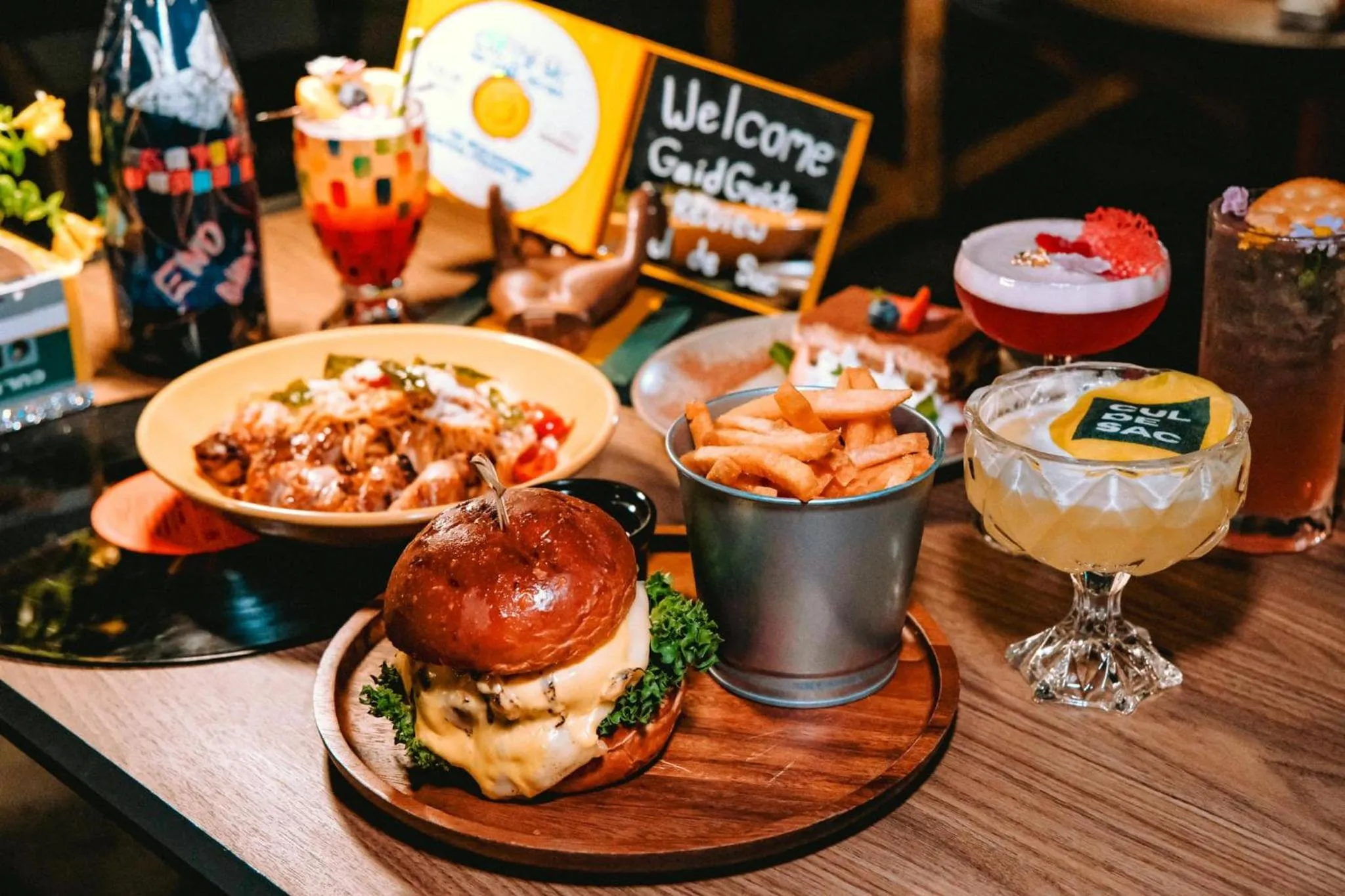 Restaurant/places to eat in The Quartier Hotel Phromphong - Thonglor