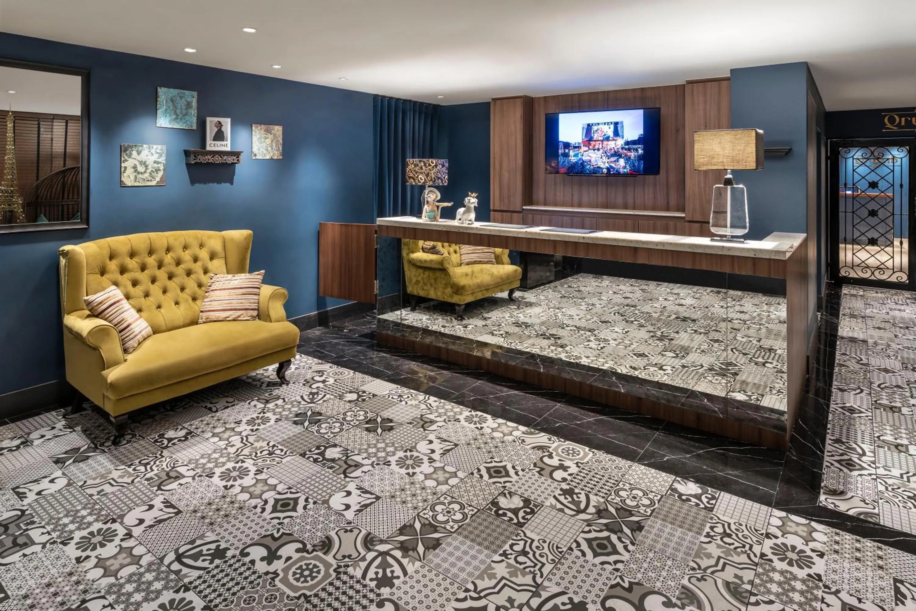 Lobby or reception, Bed in The Quartier Hotel Phromphong - Thonglor