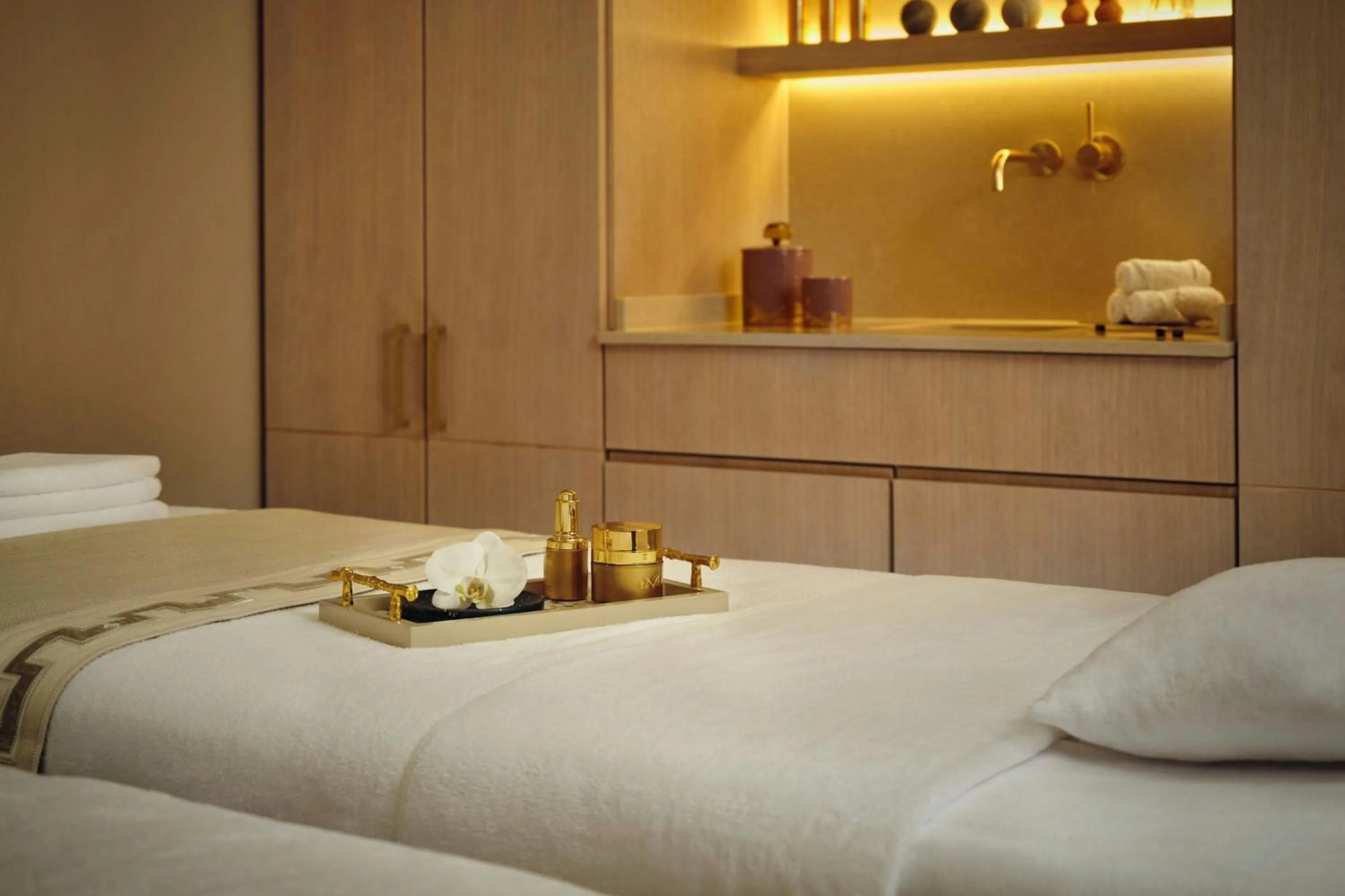 Spa and wellness centre/facilities, Bed in The Ritz-Carlton Hotel de la Paix, Geneva