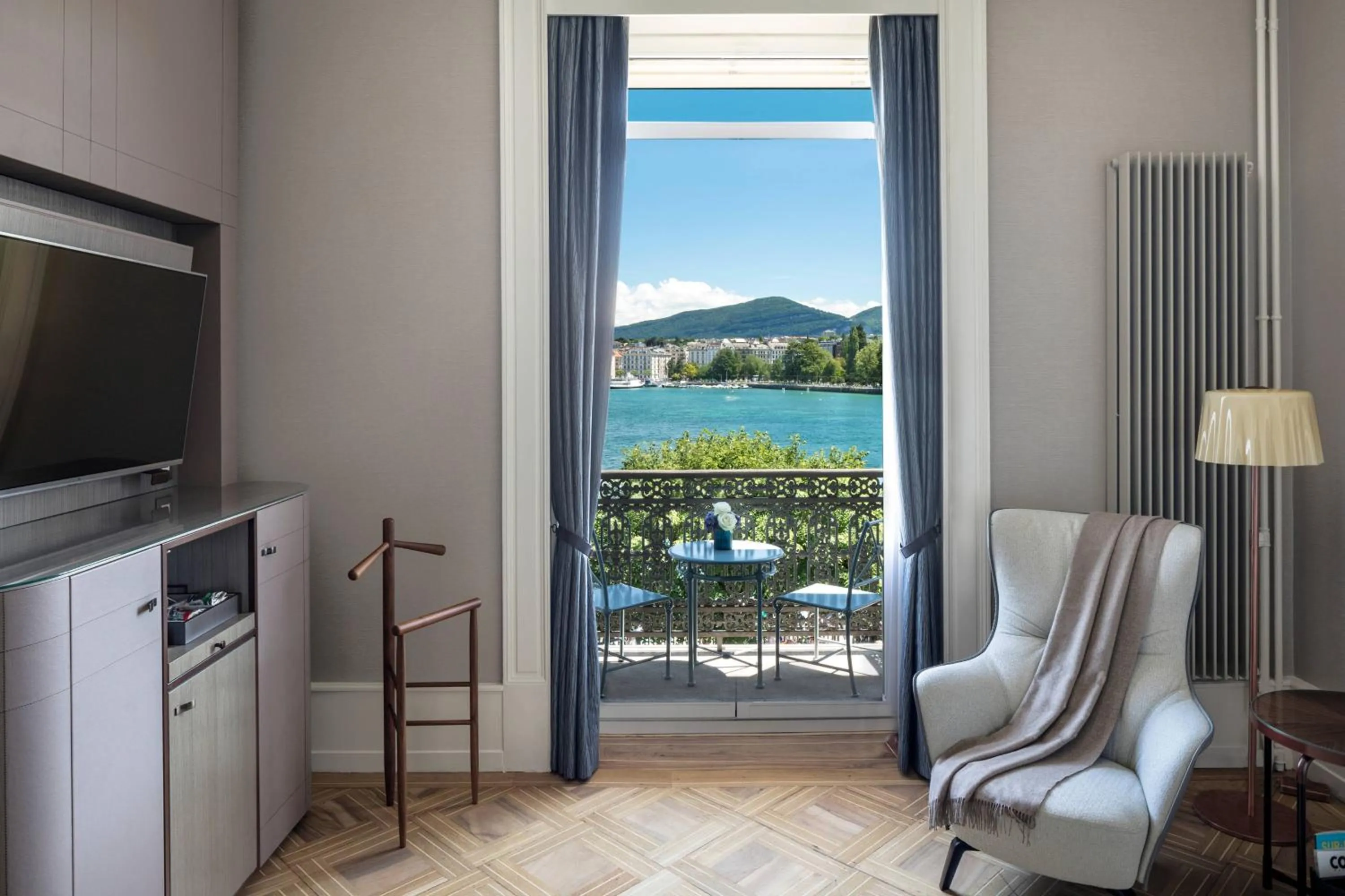 Photo of the whole room in The Ritz-Carlton Hotel de la Paix, Geneva