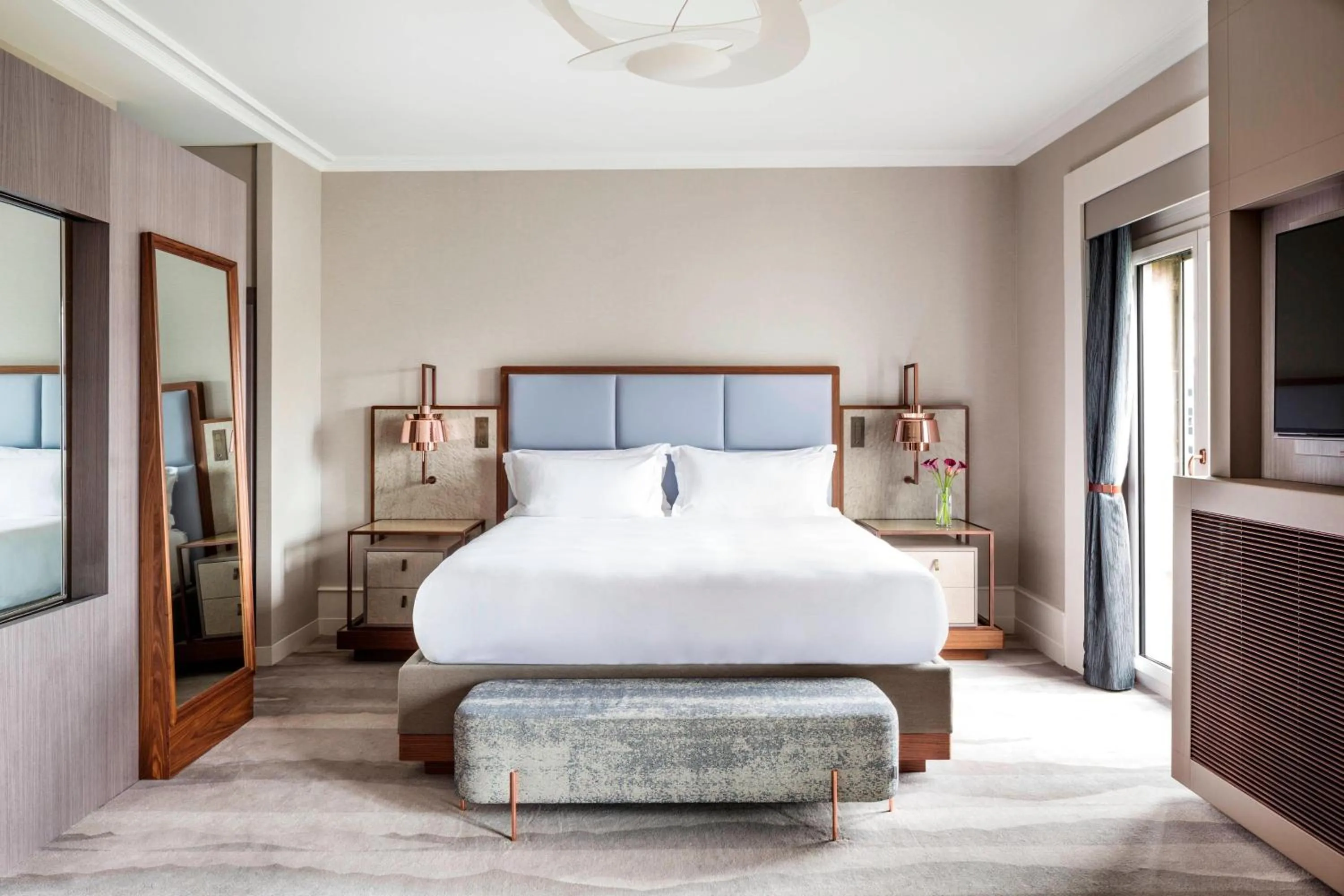 Photo of the whole room, Bed in The Ritz-Carlton Hotel de la Paix, Geneva