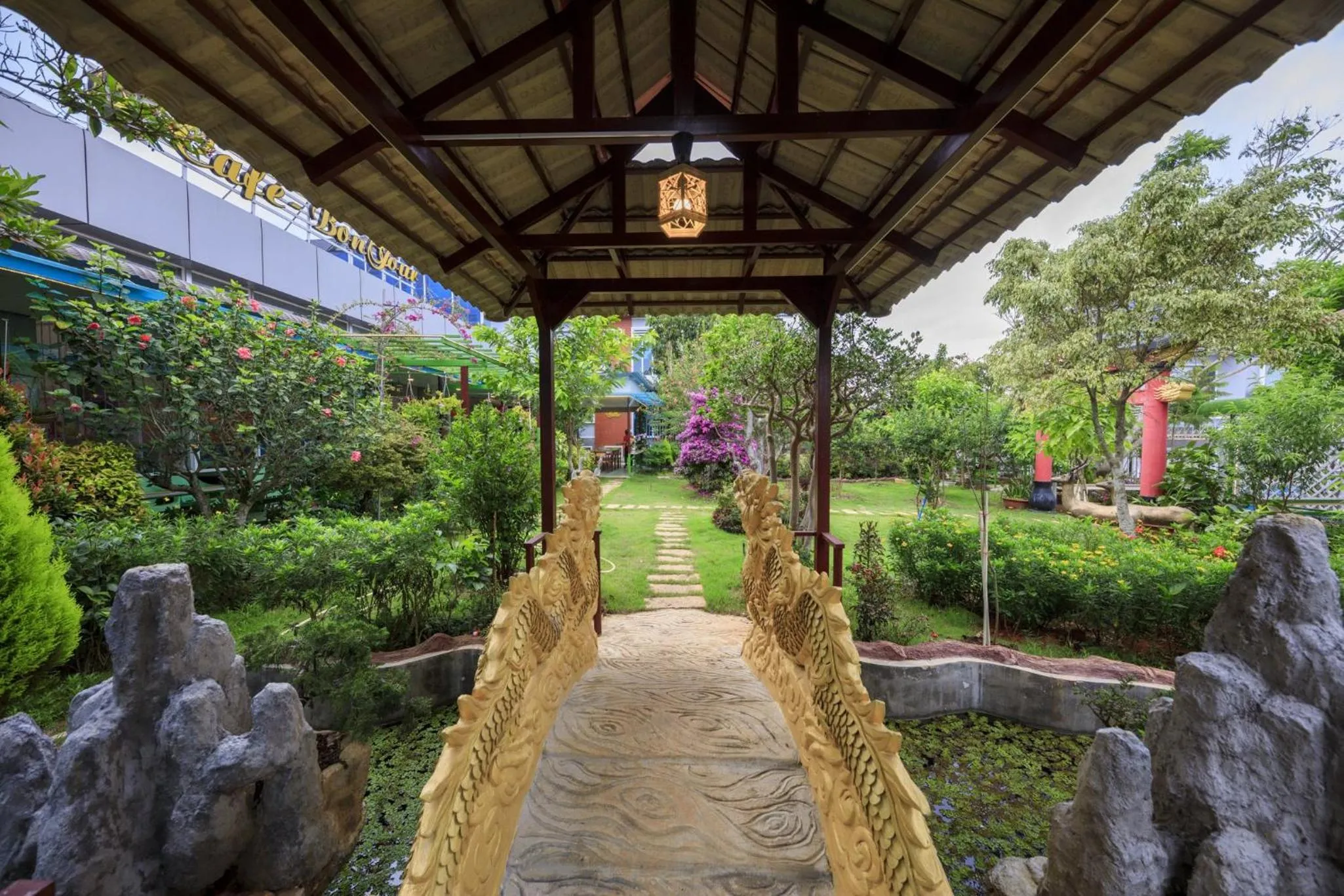 Restaurant/places to eat in Bonjour Da Lat Hotel