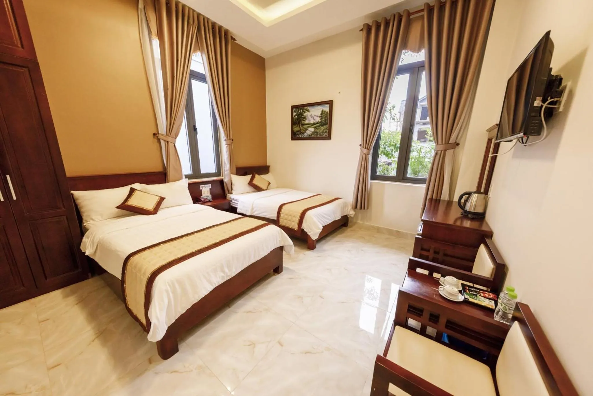 View (from property/room), Bed in Bonjour Da Lat Hotel