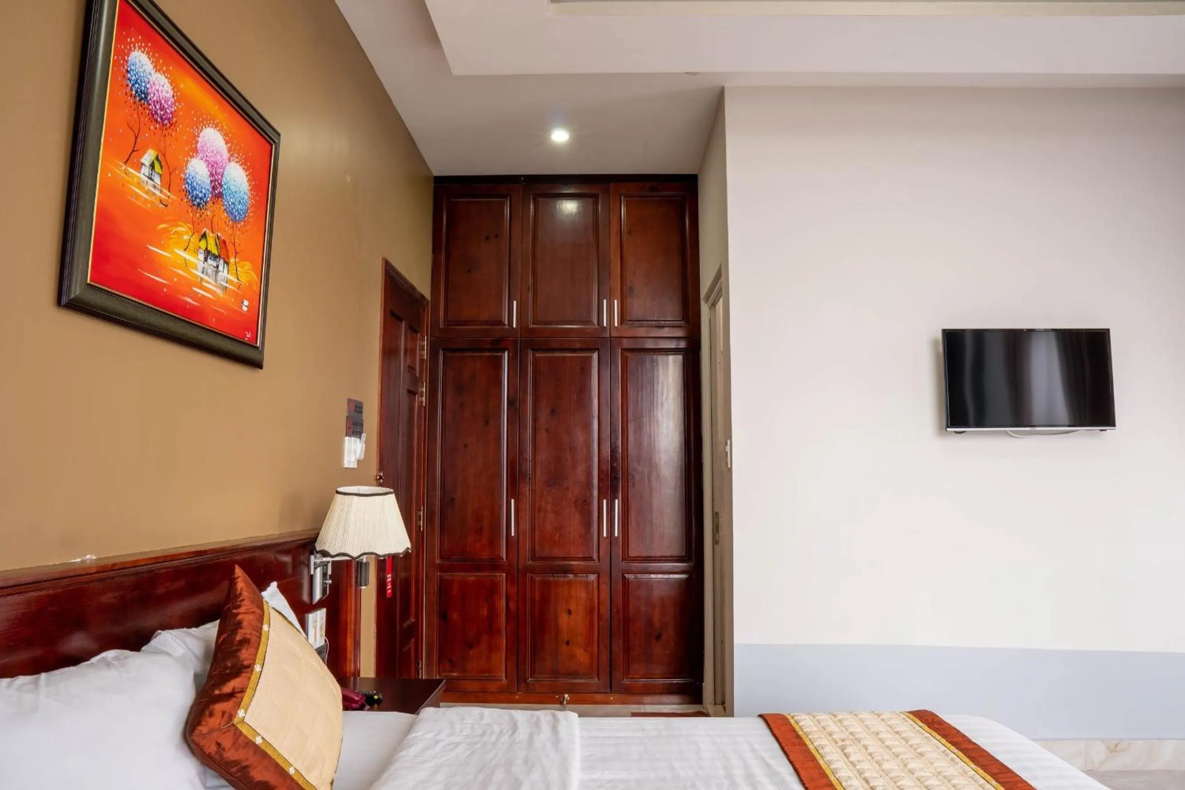 Bed in Bonjour Da Lat Hotel