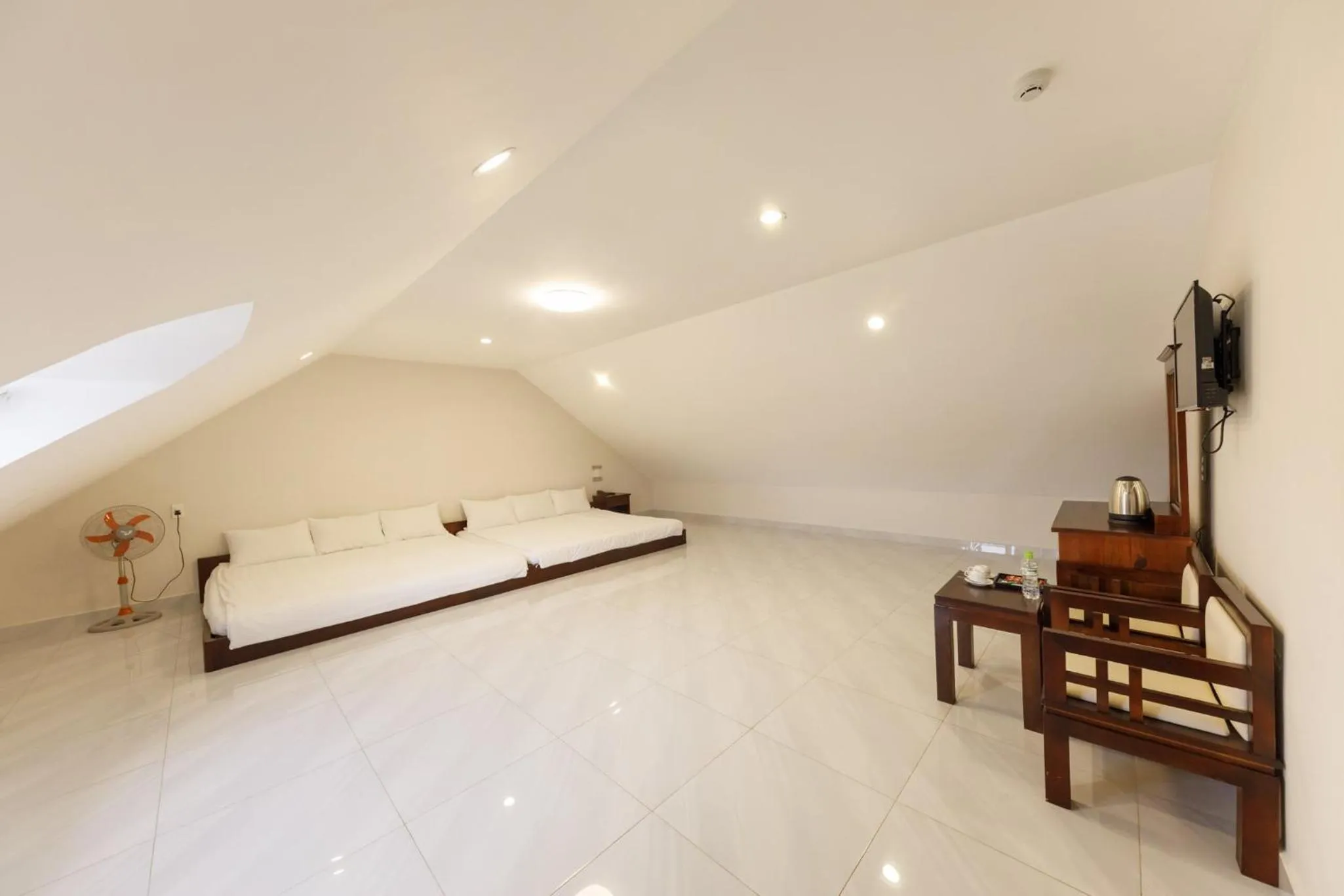 Photo of the whole room, Bed in Bonjour Da Lat Hotel