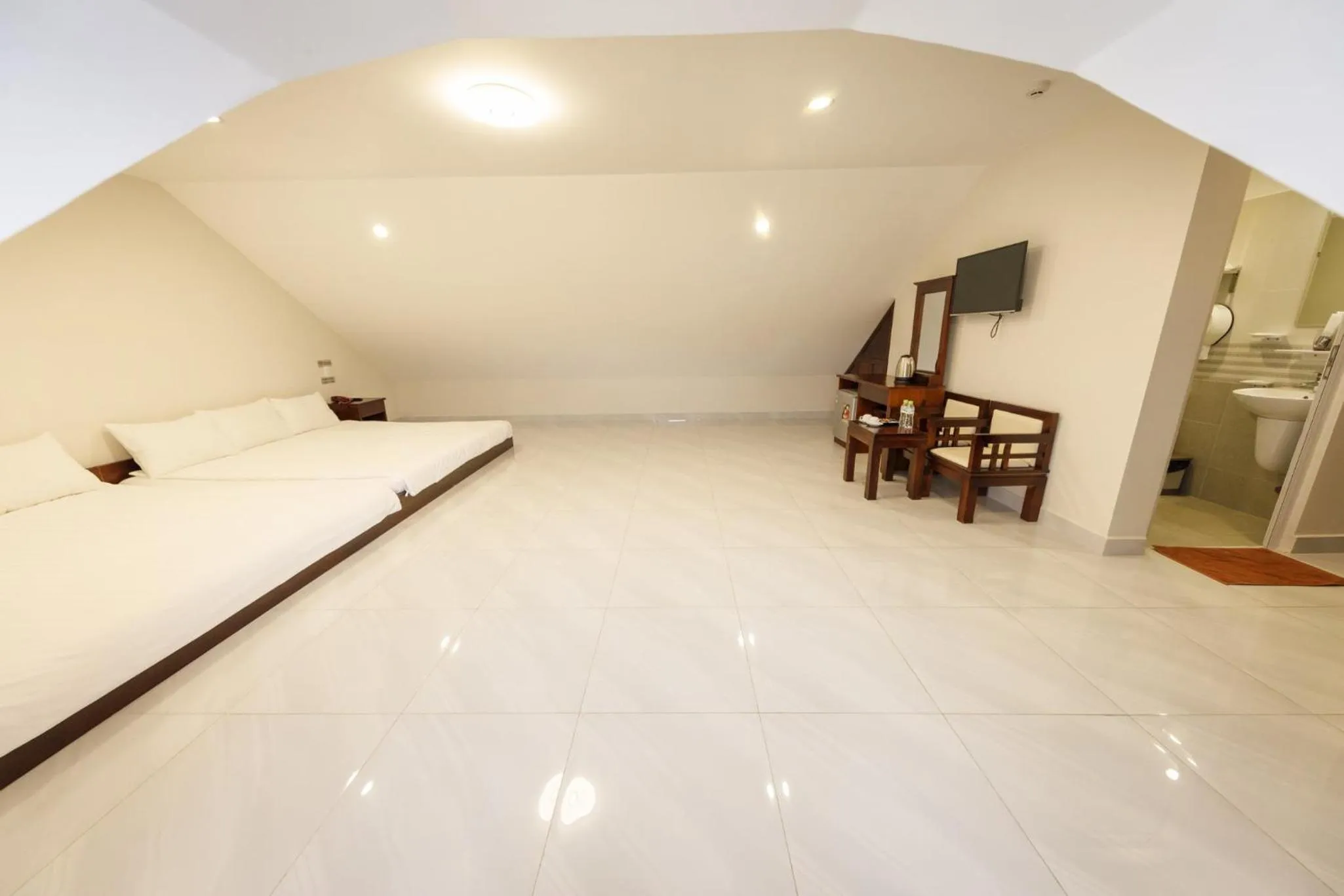 Bedroom, Bed in Bonjour Da Lat Hotel