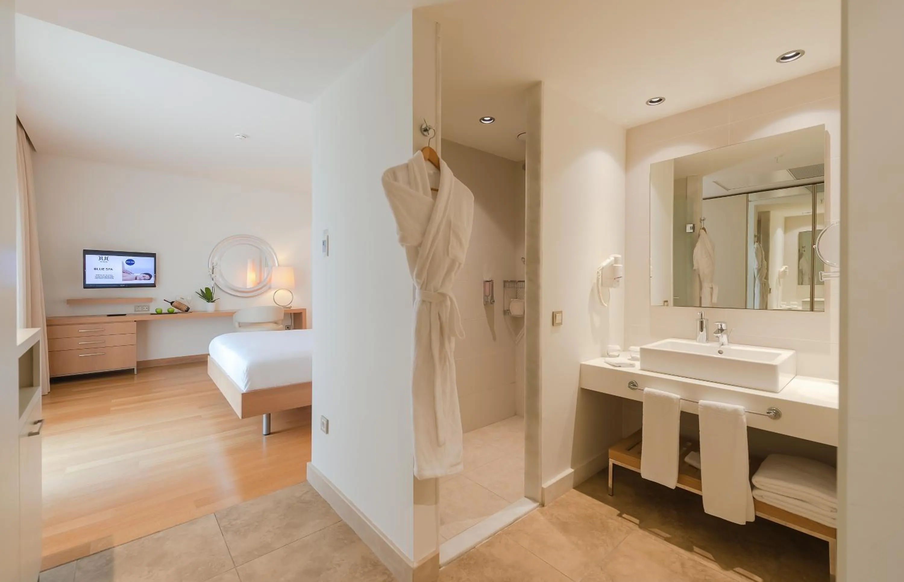 Shower, Bed in TUI Blue Barut Andız - All Inclusive - Adults Only