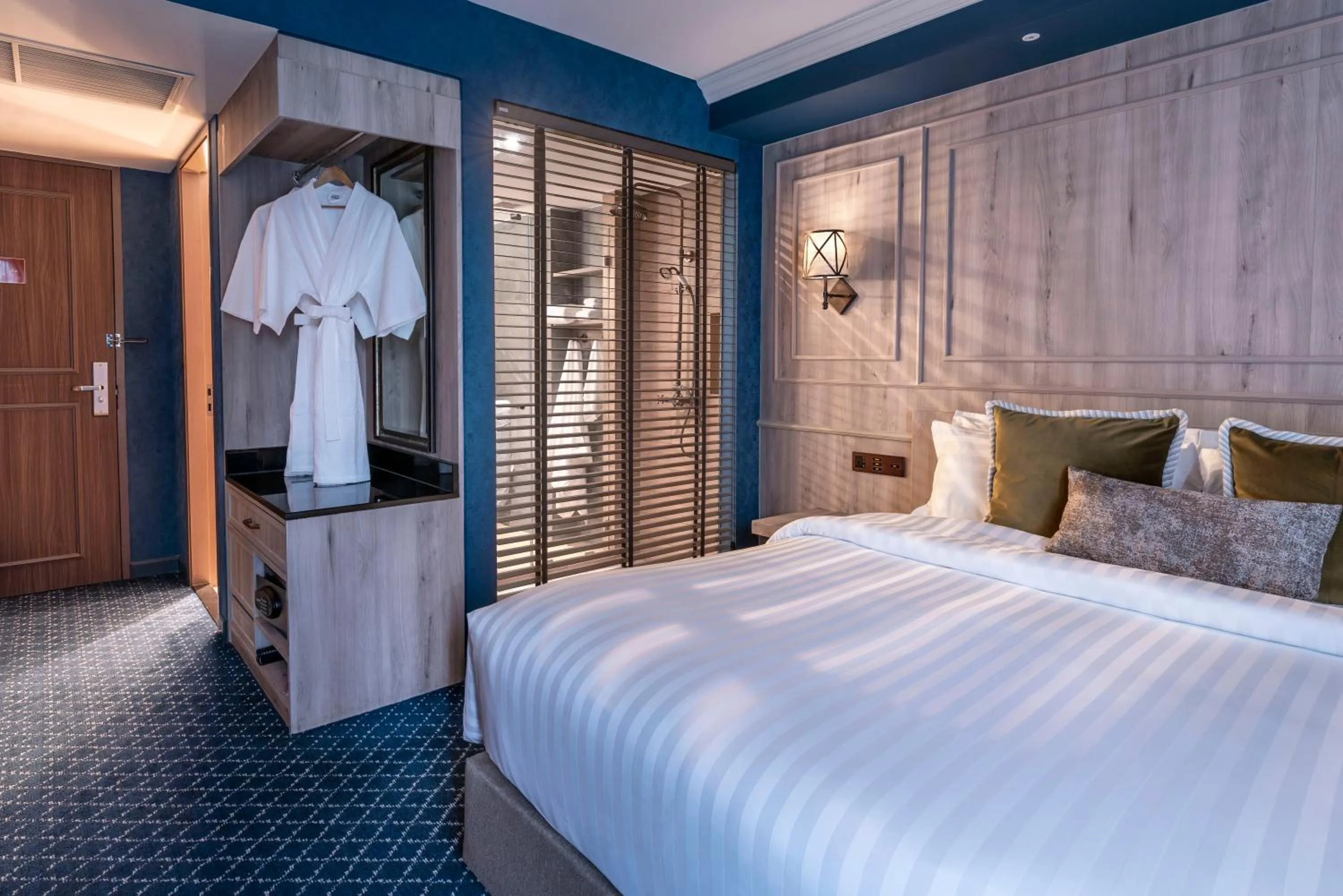 Bed in The Coach Hotel Sukhumvit - Asok BTS Bangkok