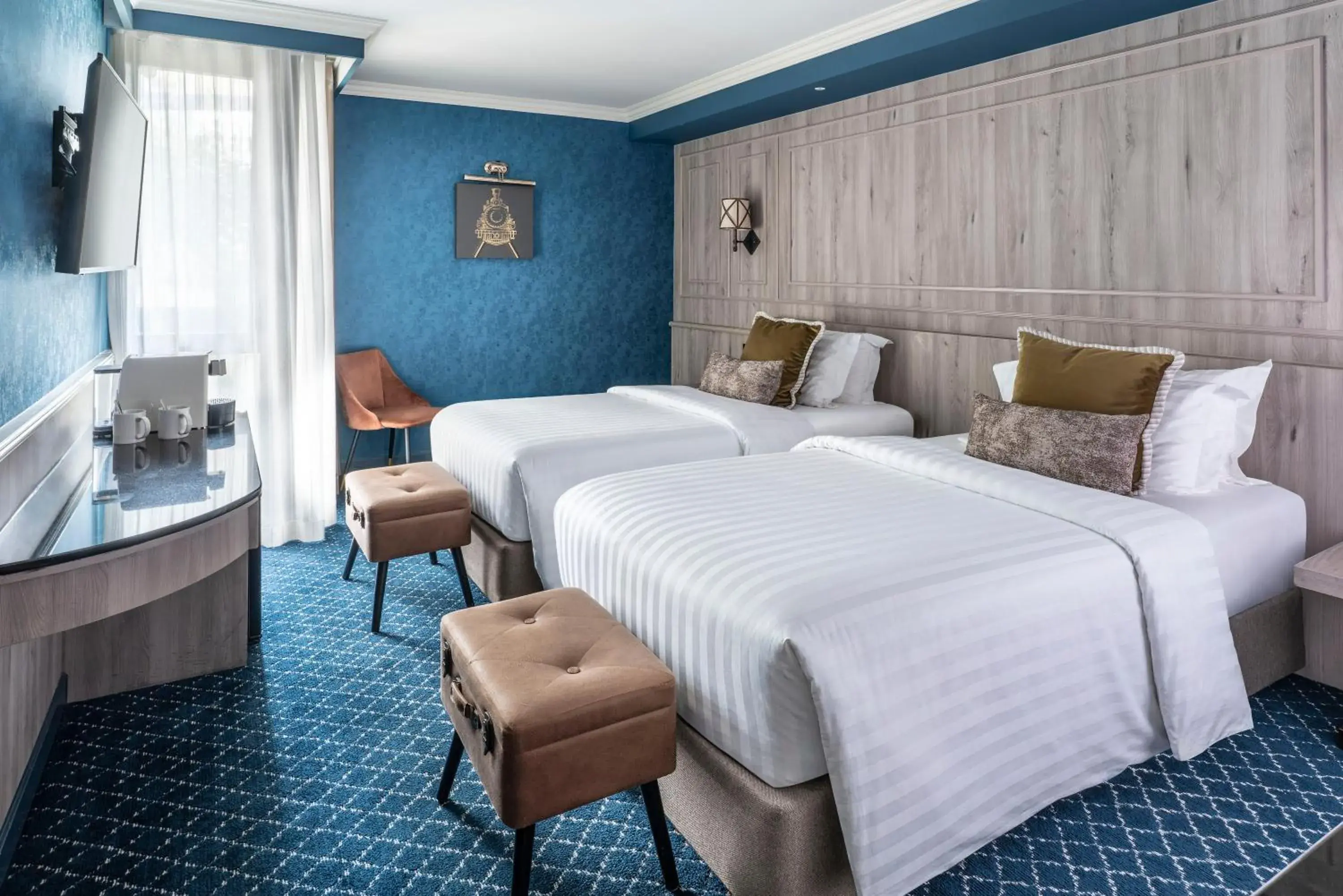 1st Class Coach - Twin Beds in The Coach Hotel Sukhumvit - Asok BTS Bangkok 1st Class Coach - Twin Beds in The Coach Hotel Sukhumvit - Asok BTS Bangkok