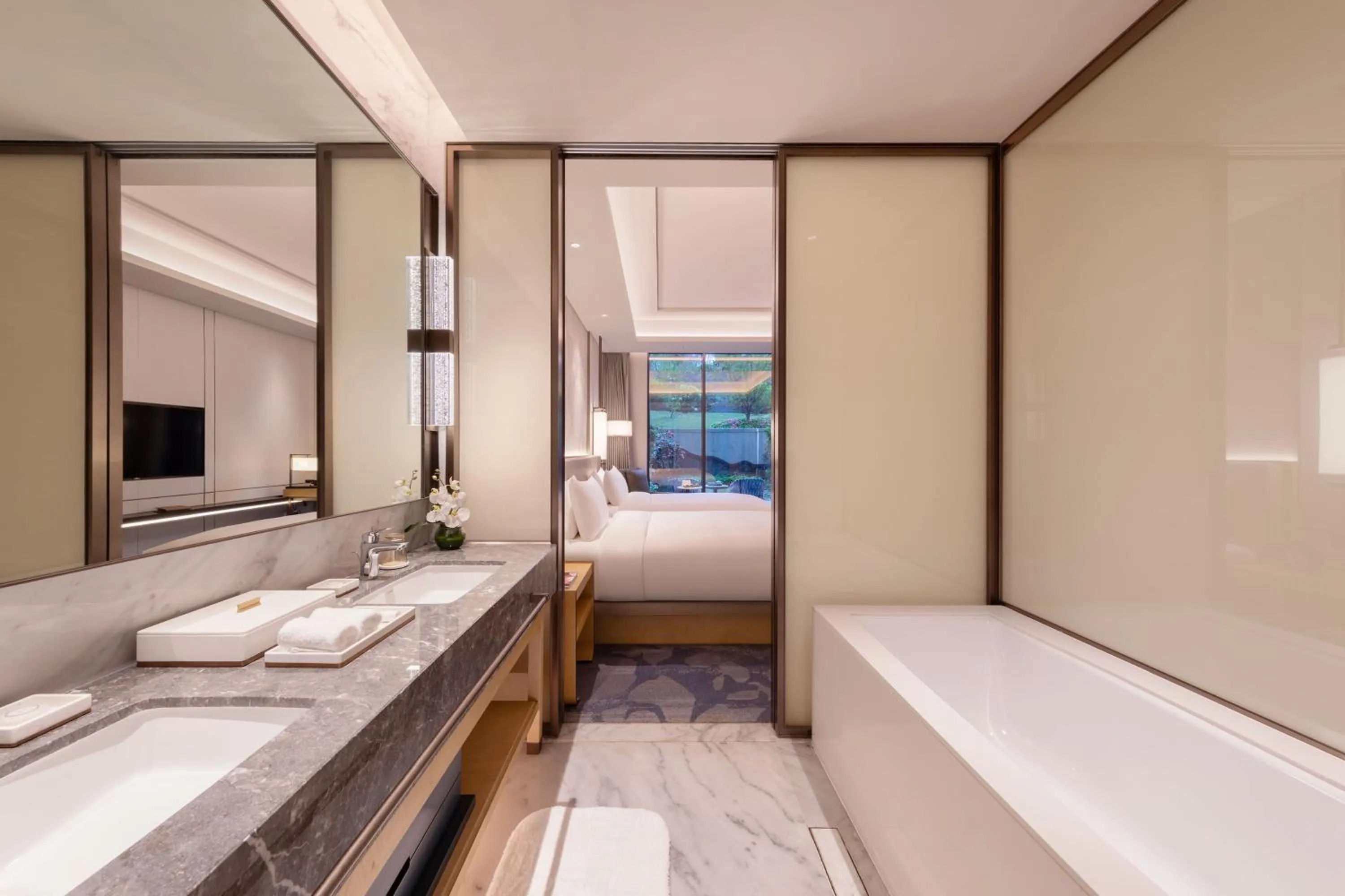 Bed in Gran Meliá Chengdu