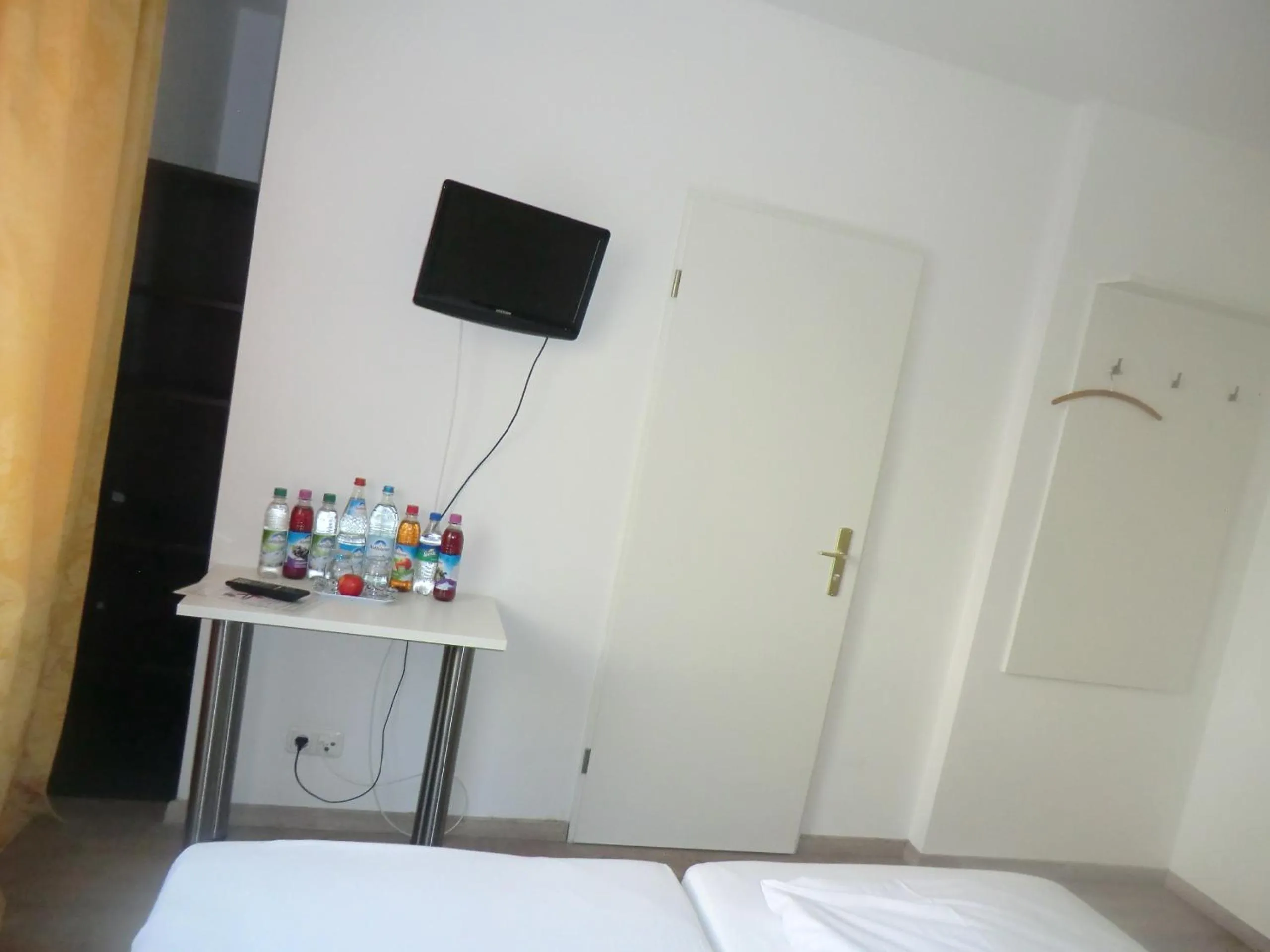TV and multimedia, Bed in Hotel Pension Haydn