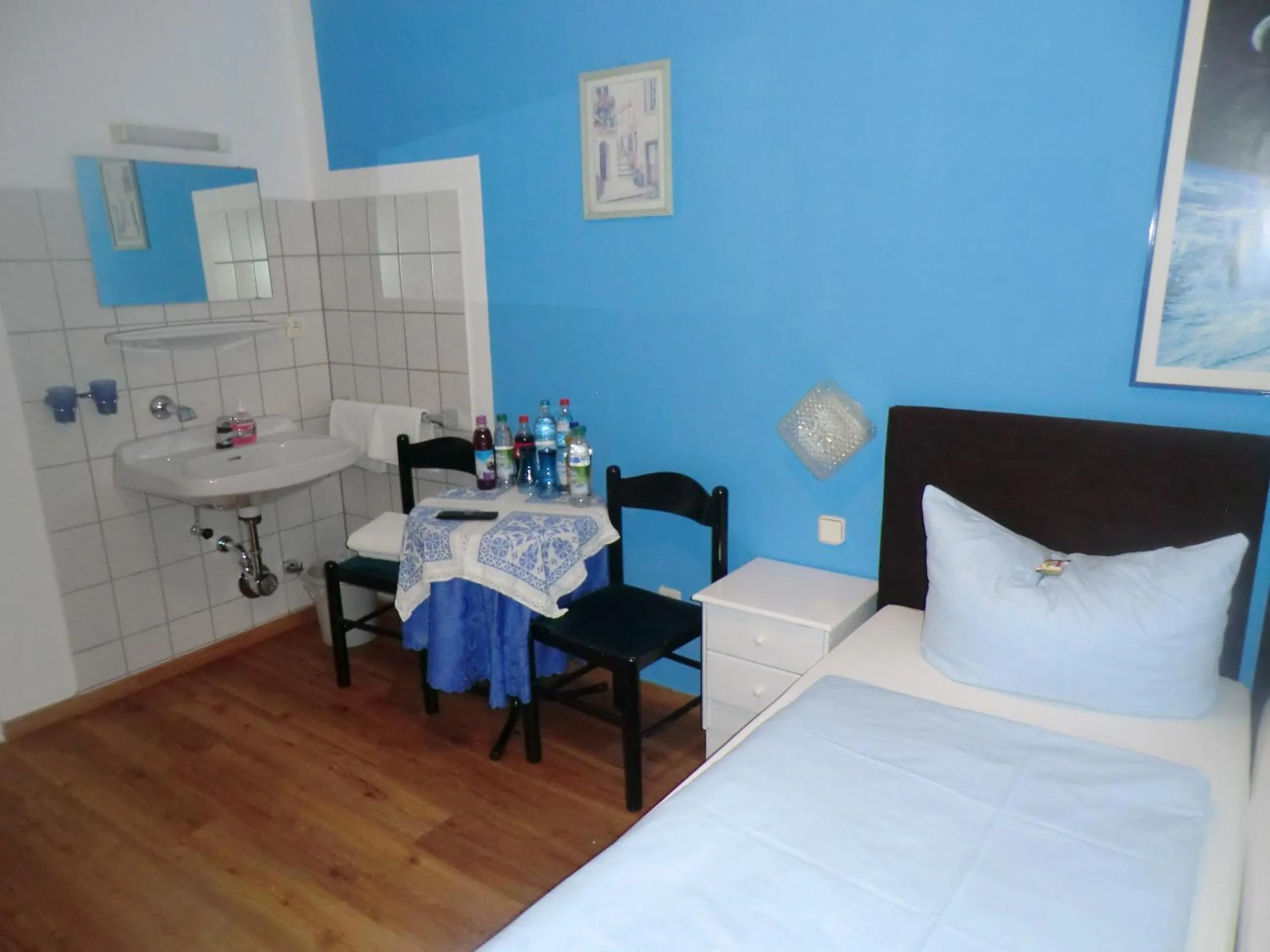 Photo of the whole room, Bed in Hotel Pension Haydn