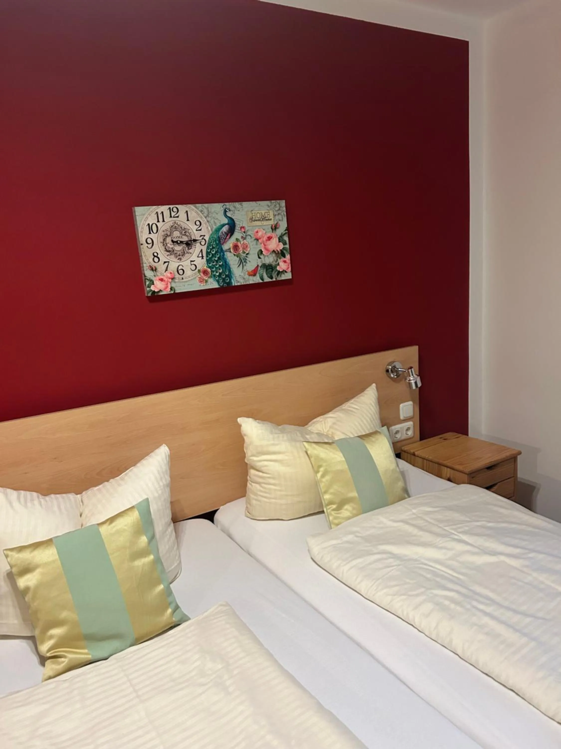 Bedroom, Bed in Hotel Pension Haydn