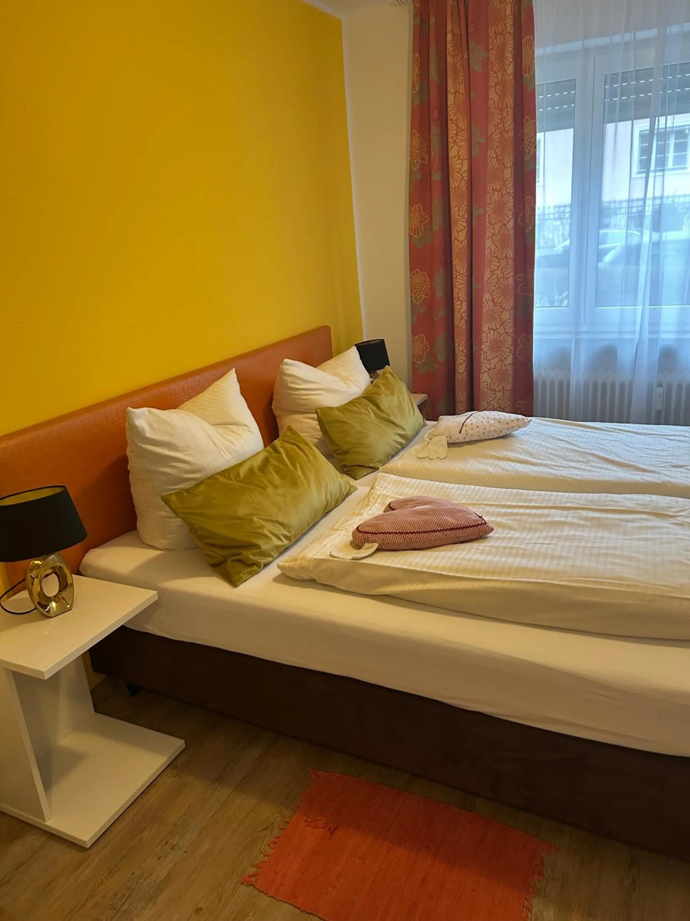 Photo of the whole room, Bed in Hotel Pension Haydn