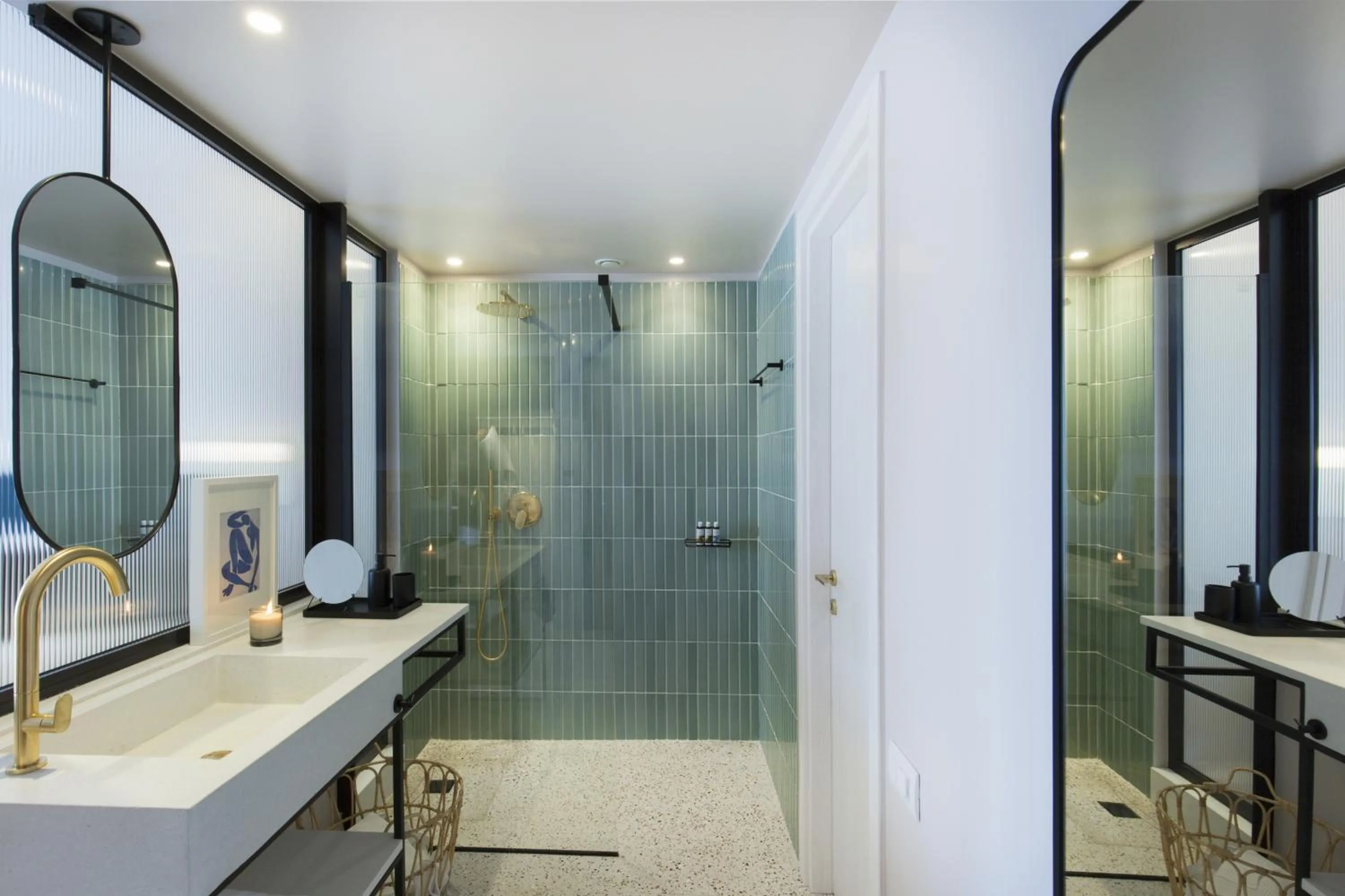 Bathroom in L'Avventura Athens