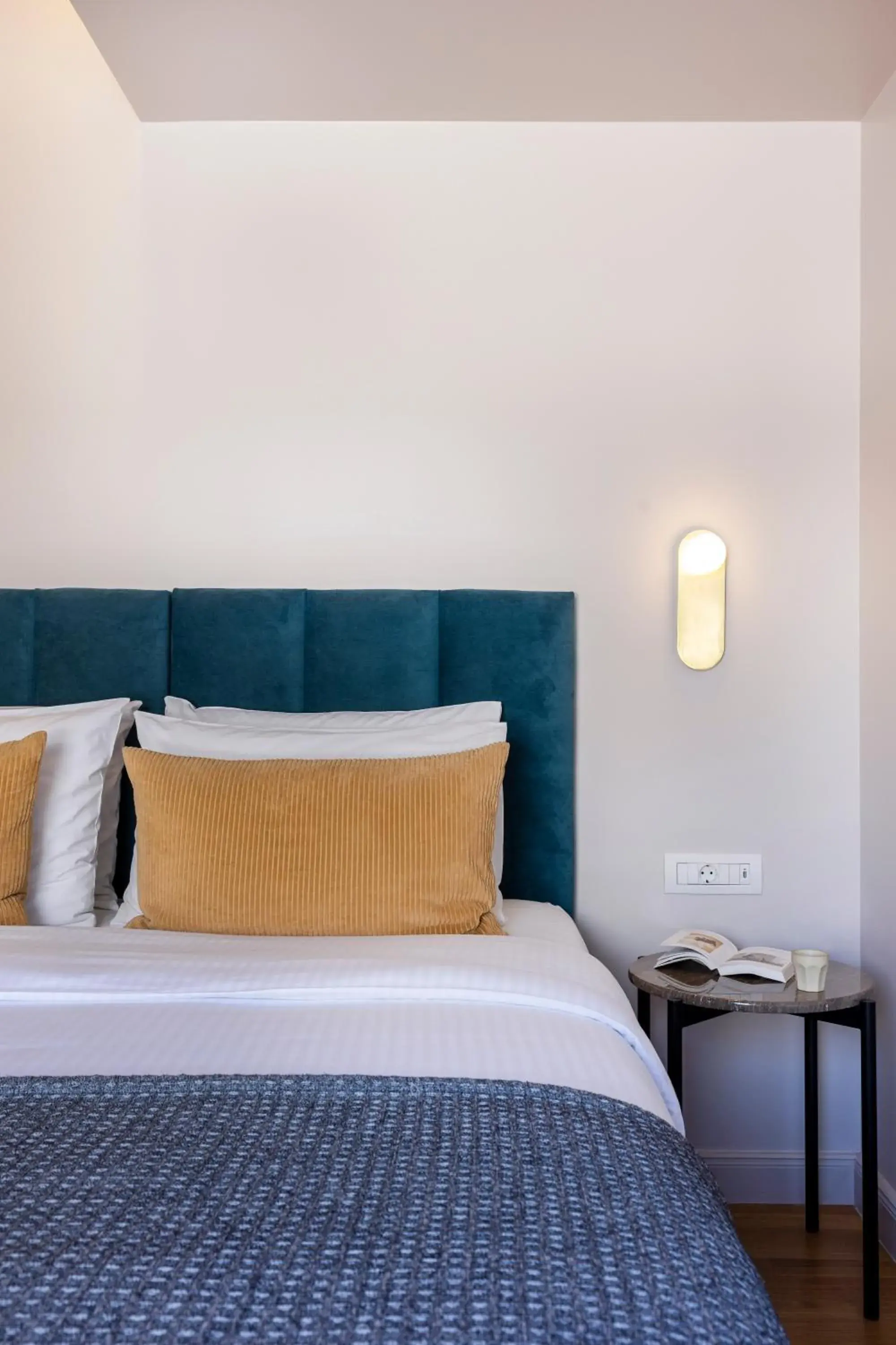 Classic Triple Room in L'Avventura Athens Classic Triple Room in L'Avventura Athens