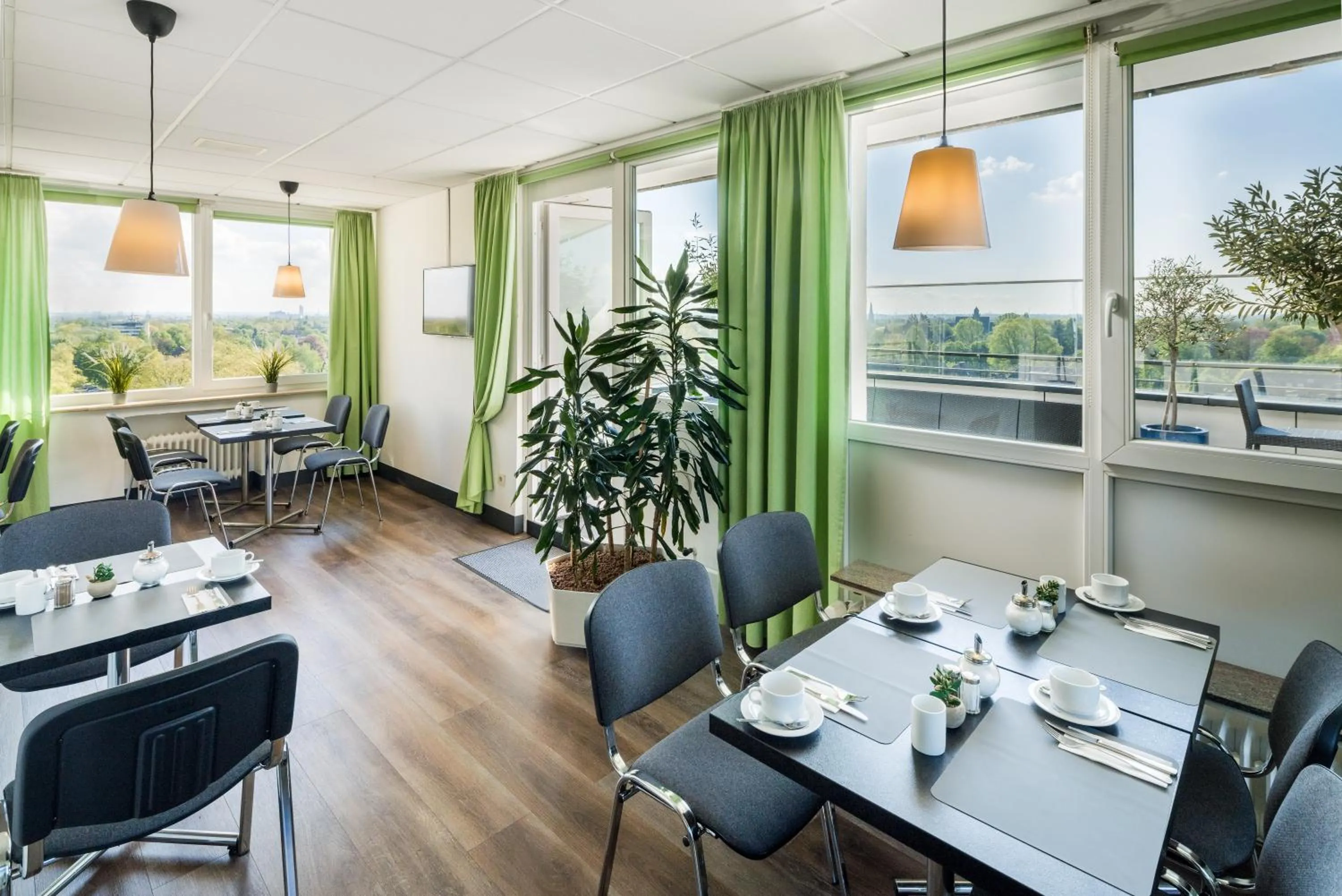 Breakfast in Garden Hotel Krefeld