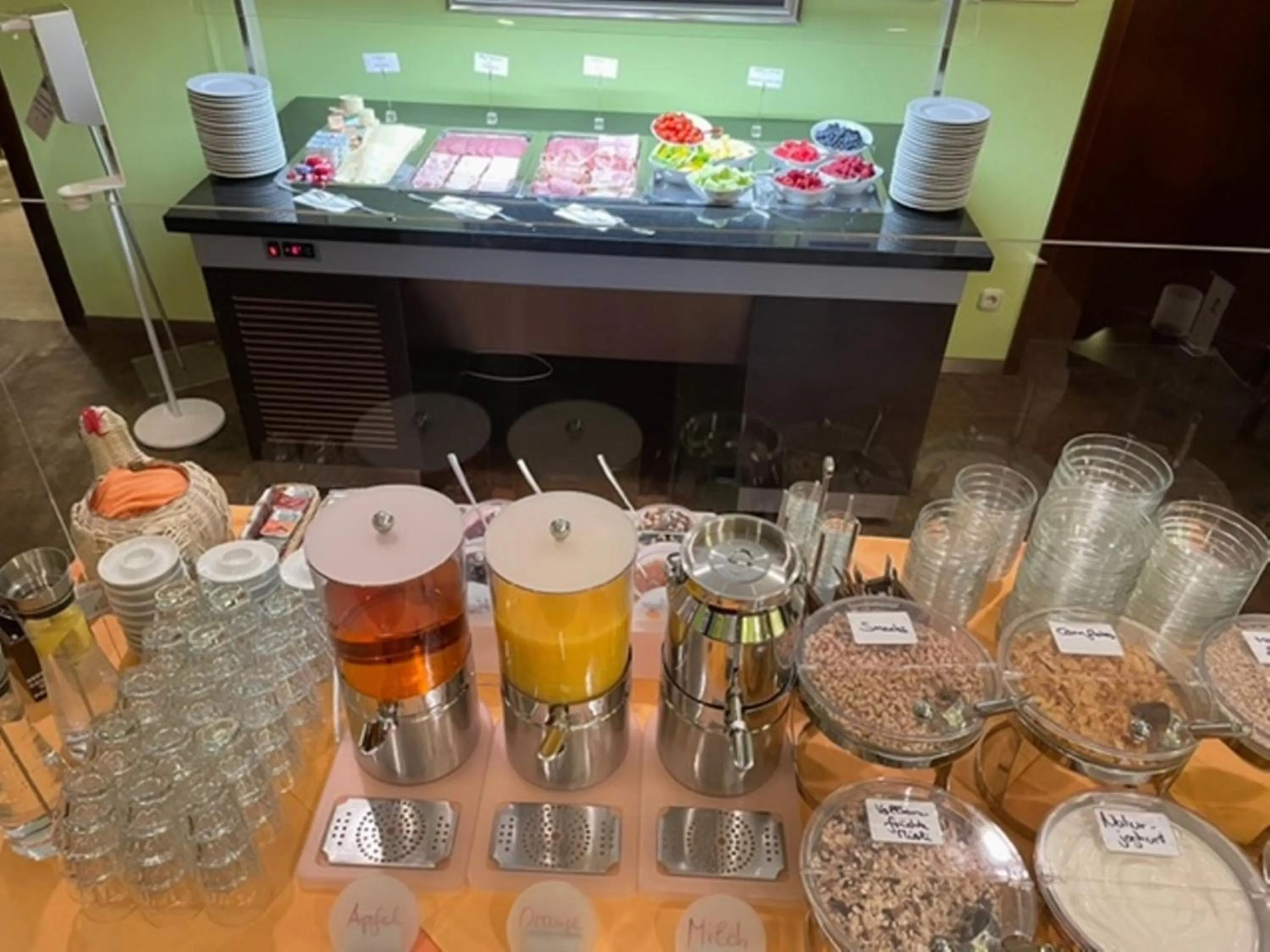 Breakfast in Parkhotel Leiser