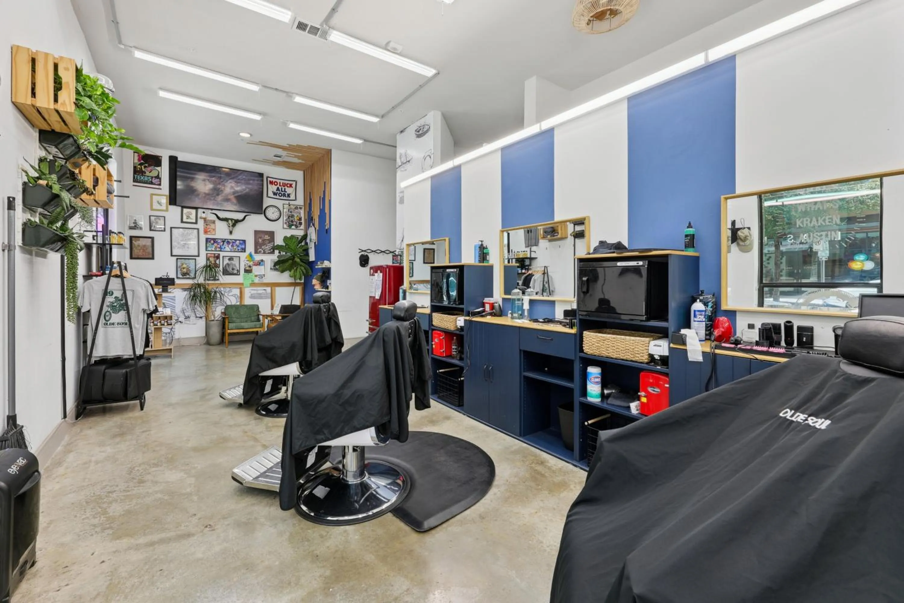 hair dresser in Sentral East Austin at 1614 E Sixth