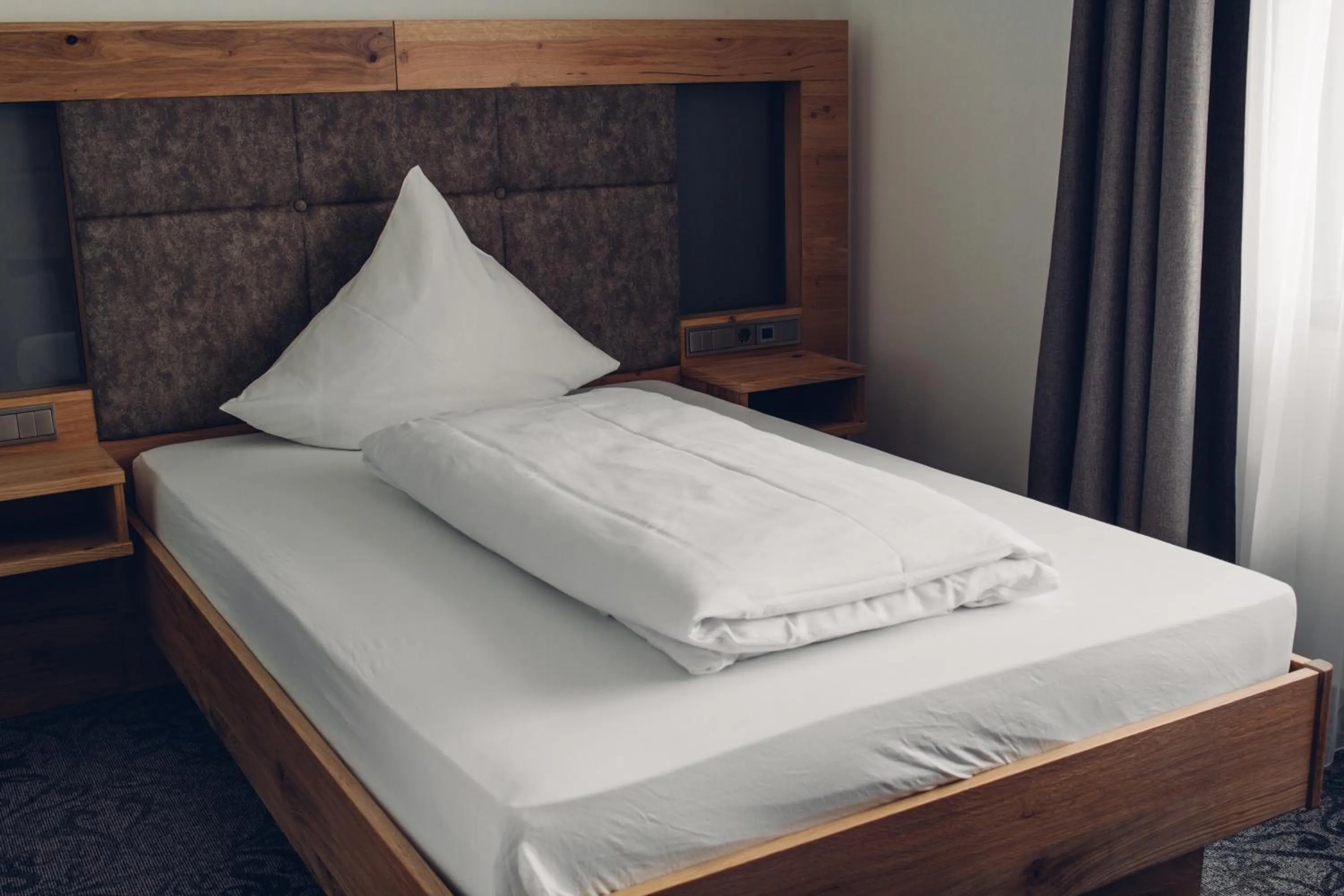 Photo of the whole room, Bed in Rührberger Hof Hotel & Restaurant Grenzach-Wyhlen bei Basel