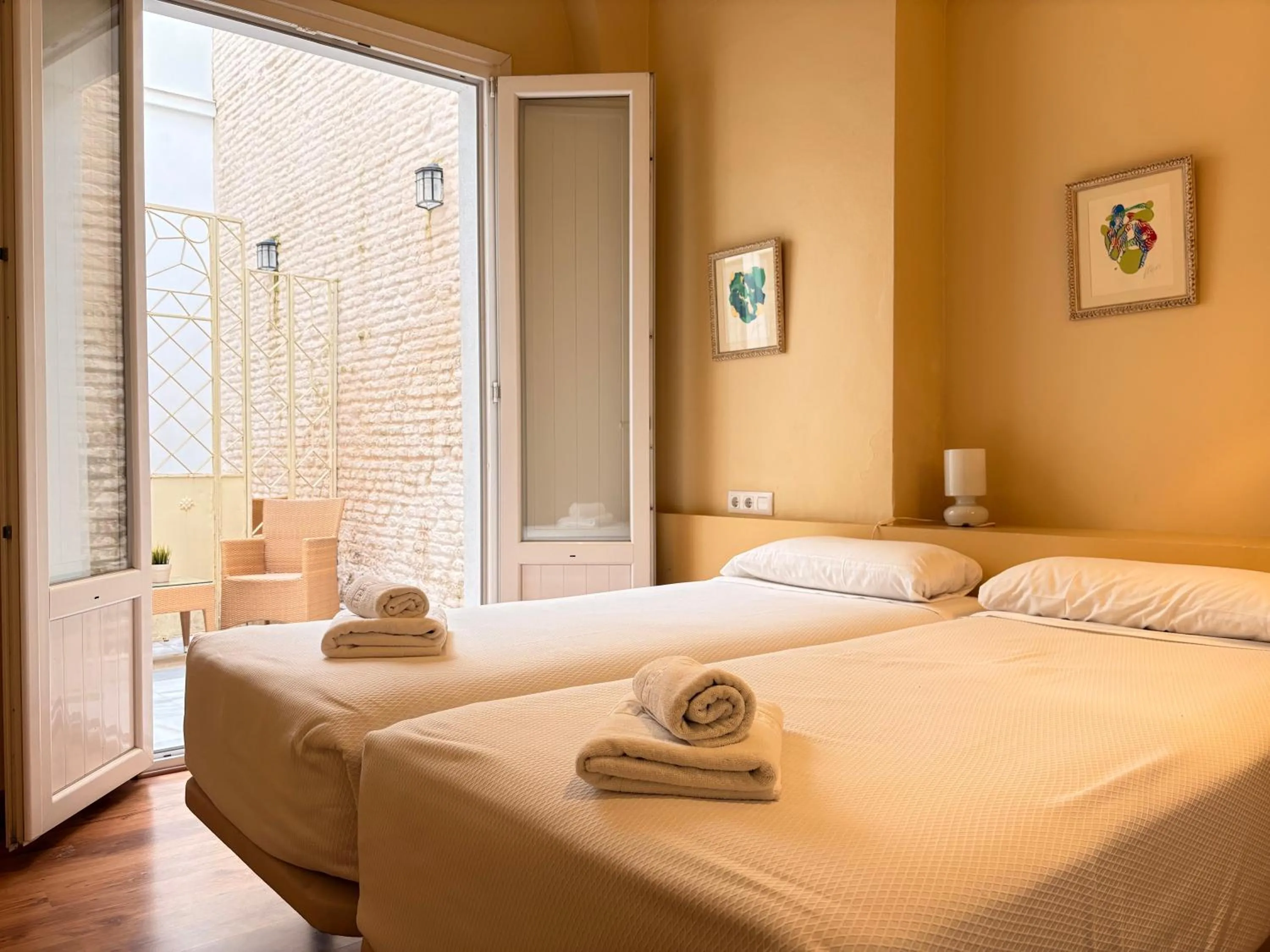 Photo of the whole room, Bed in Life Apartments San Vicente