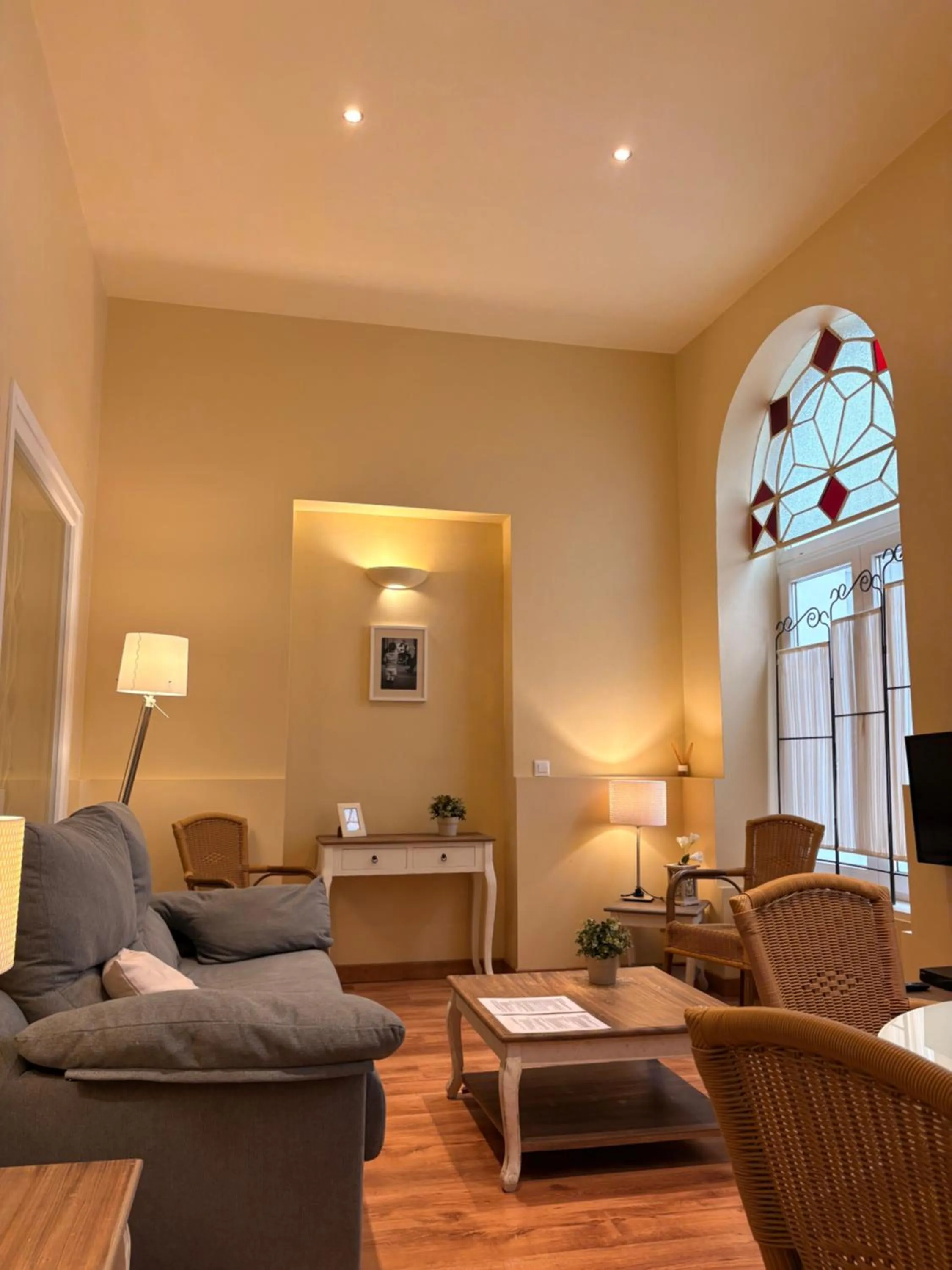 TV and multimedia in Life Apartments San Vicente